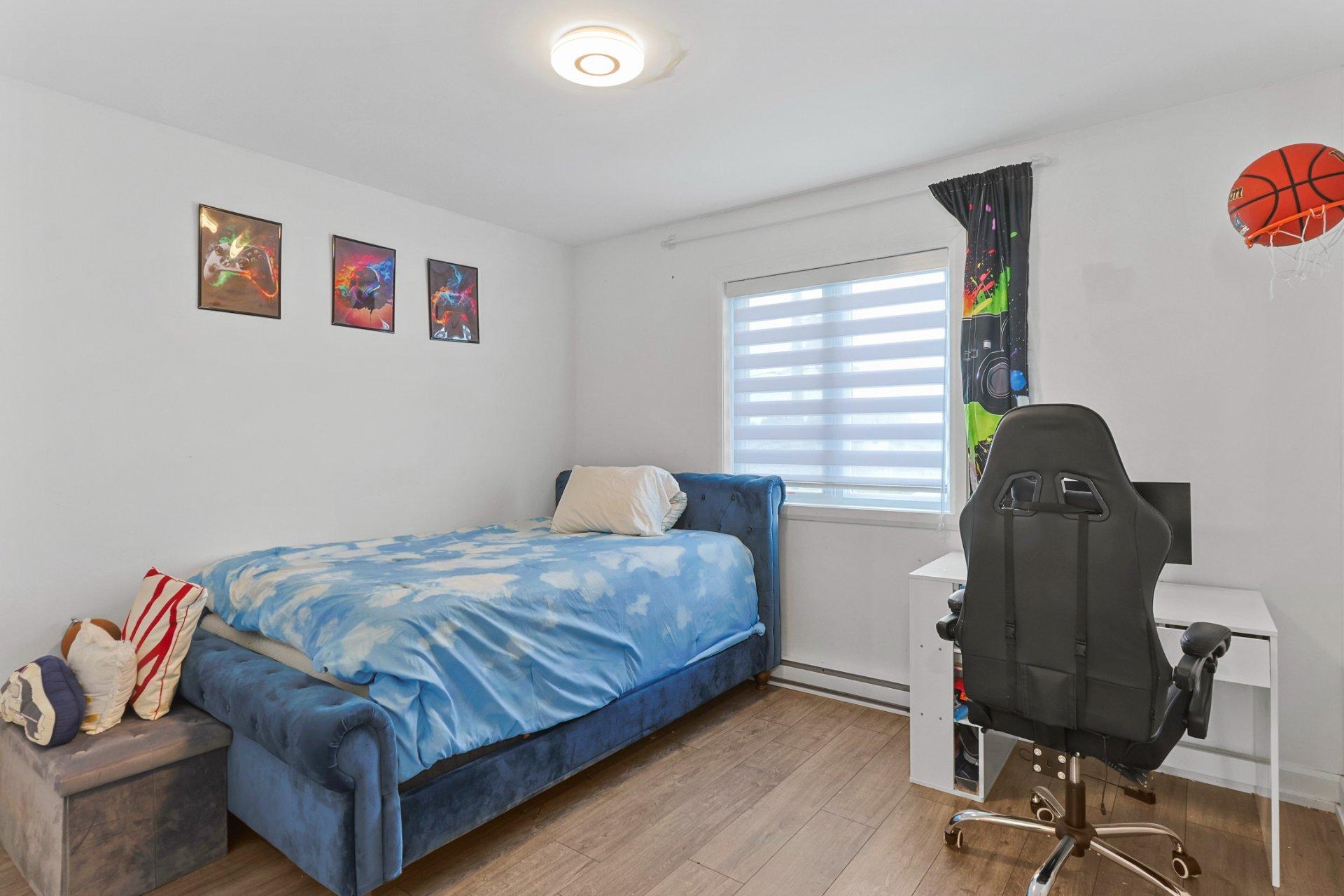 









73


Av. des Tilleuls

,
Salaberry-de-Valleyfield,




QC
J6T0P3

