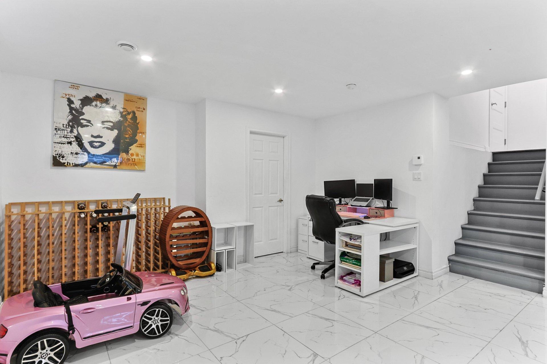 









73


Av. des Tilleuls

,
Salaberry-de-Valleyfield,




QC
J6T0P3

