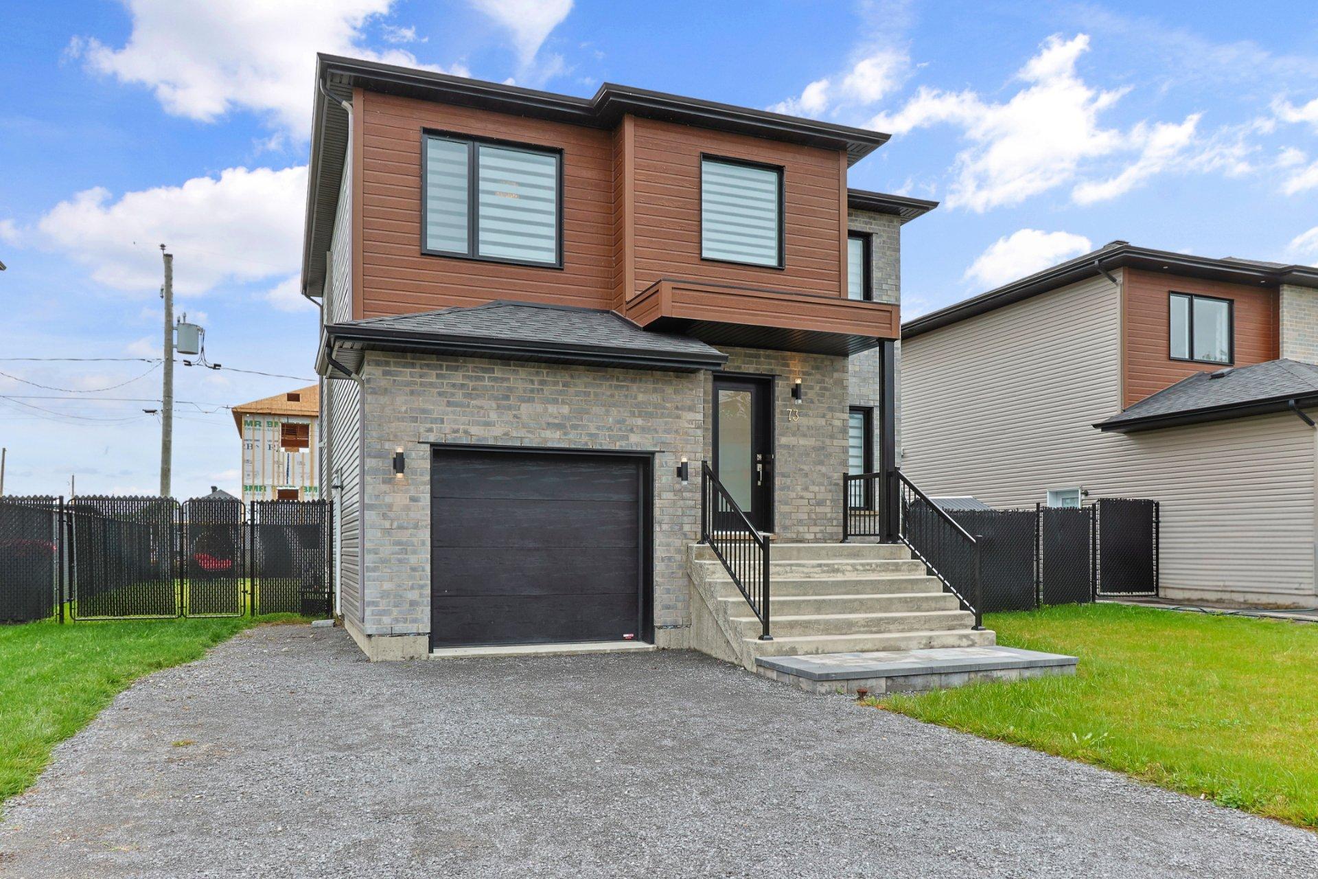 









73


Av. des Tilleuls

,
Salaberry-de-Valleyfield,




QC
J6T0P3

