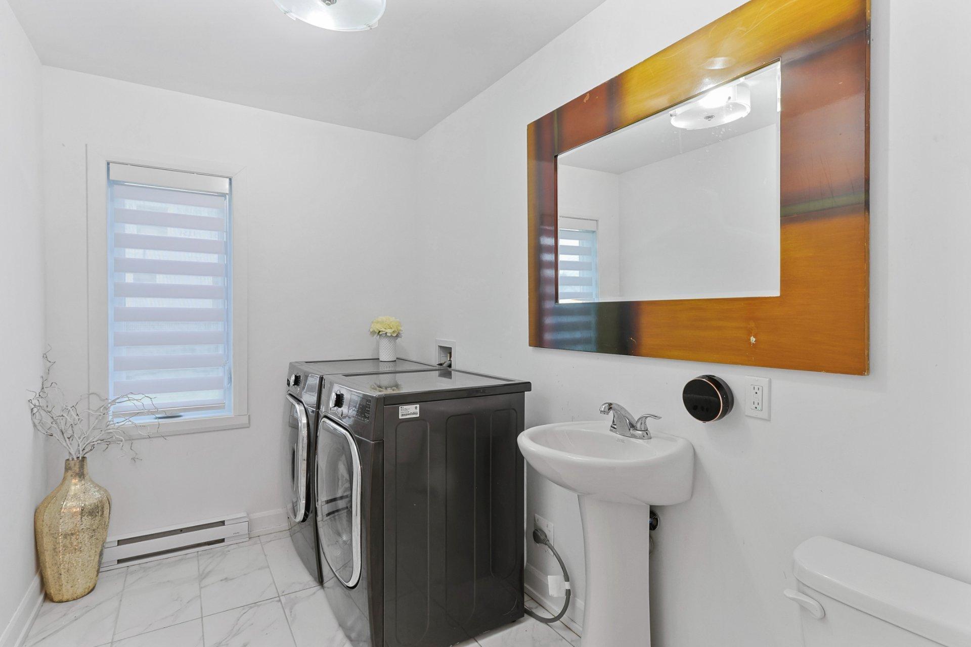 









73


Av. des Tilleuls

,
Salaberry-de-Valleyfield,




QC
J6T0P3

