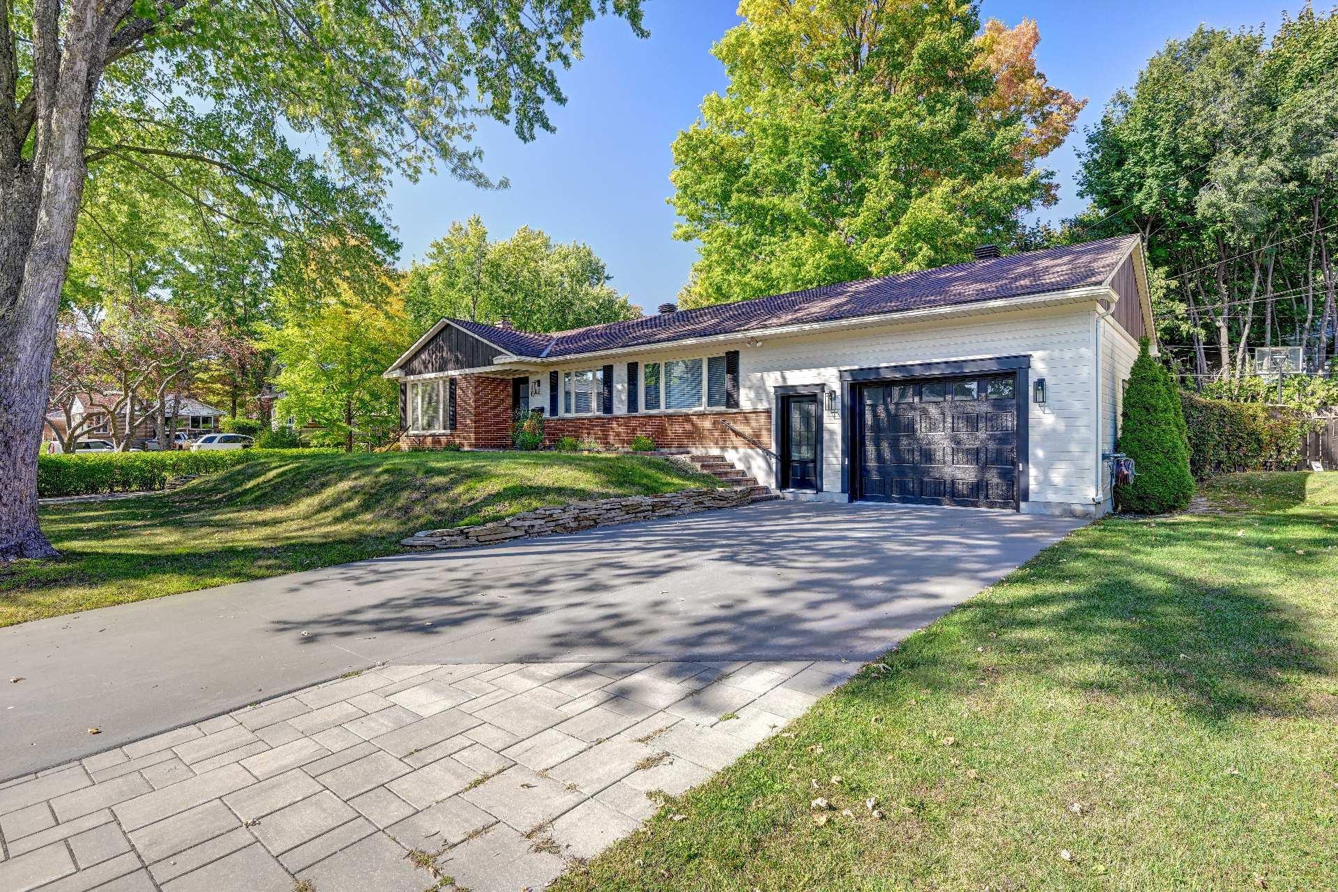 









10


Rue Laurier

,
Saint-Eustache,




QC
J7R2E8

