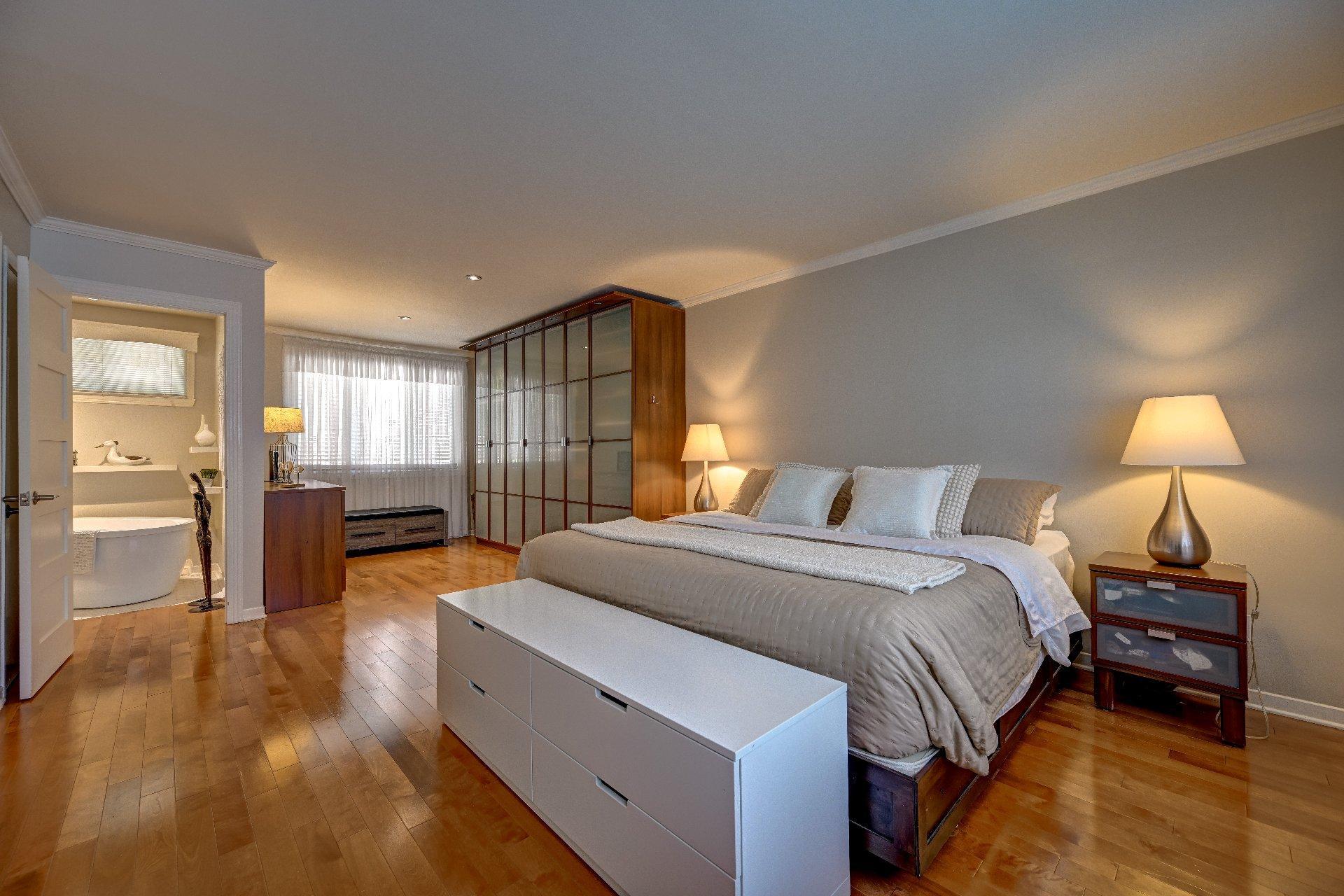 









10


Rue Laurier

,
Saint-Eustache,




QC
J7R2E8

