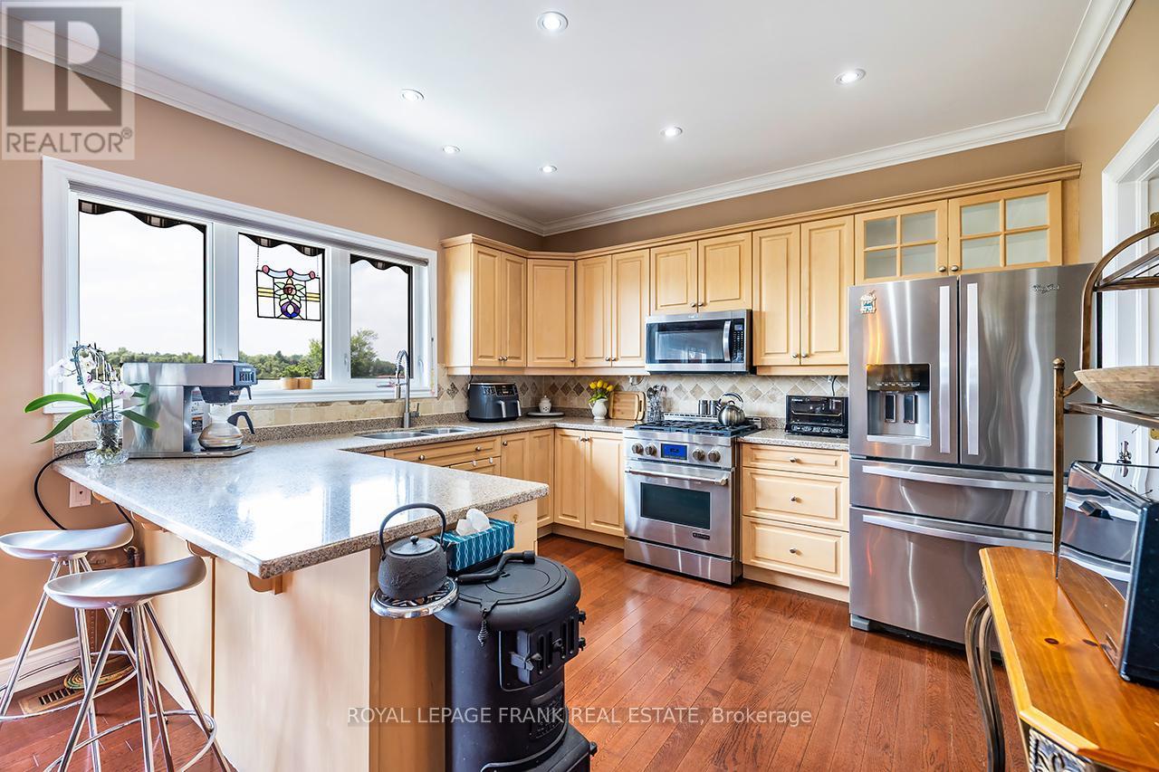 












202 SOUTHCREST DRIVE

,
Kawartha Lakes (Mariposa),




Ontario
L0C1G0

