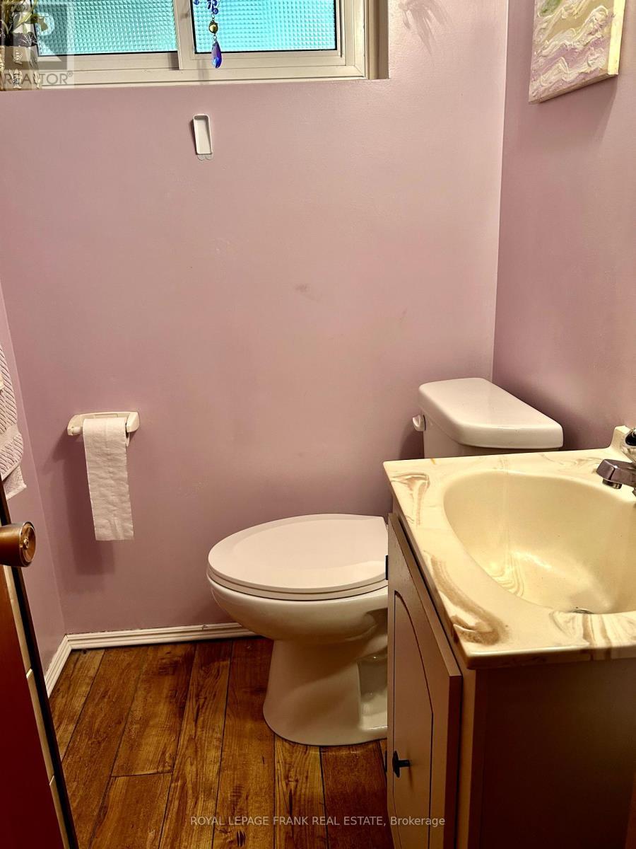












4 PEARY PLACE

,
Peterborough (Northcrest Ward 5),




Ontario
K9H6Y5

