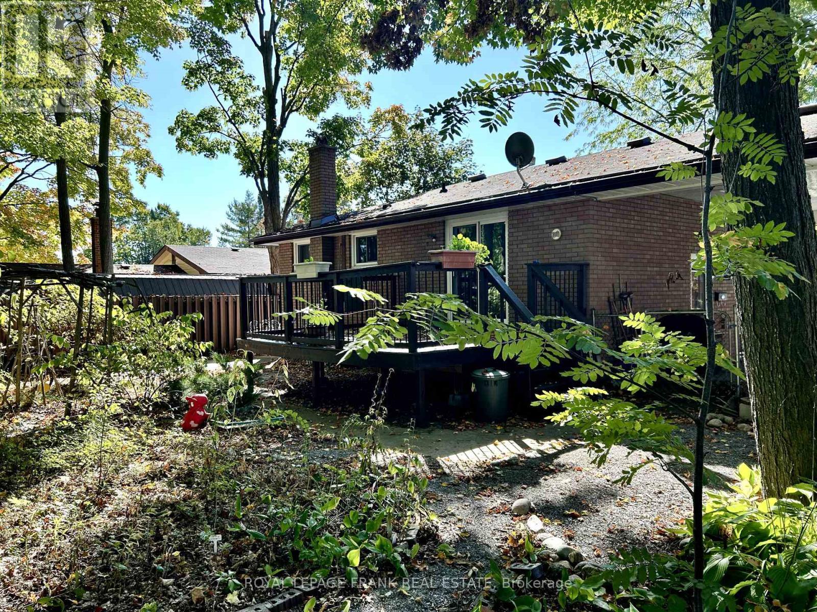 












4 PEARY PLACE

,
Peterborough (Northcrest Ward 5),




Ontario
K9H6Y5

