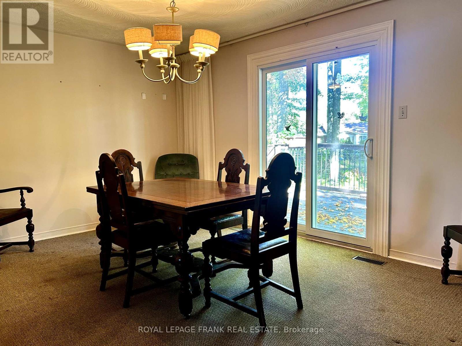 












4 PEARY PLACE

,
Peterborough (Northcrest Ward 5),




Ontario
K9H6Y5

