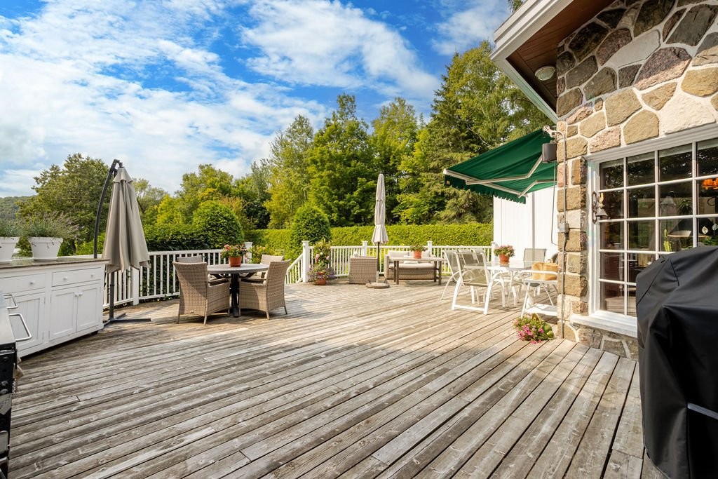 









120


Av. Nantel

,
Sainte-Agathe-des-Monts,




QC
J8C1E8

