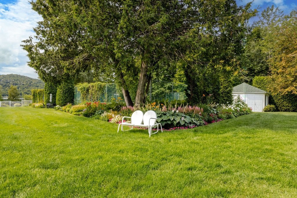 









120


Av. Nantel

,
Sainte-Agathe-des-Monts,




QC
J8C1E8

