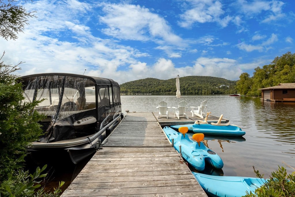 









120


Av. Nantel

,
Sainte-Agathe-des-Monts,




QC
J8C1E8

