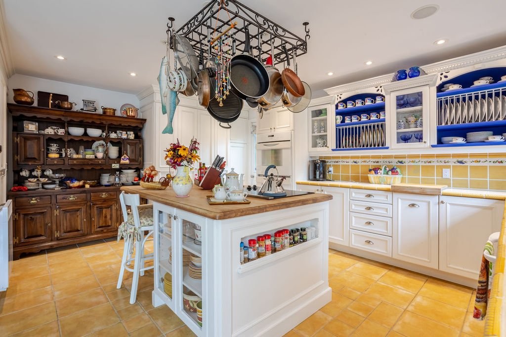 









120


Av. Nantel

,
Sainte-Agathe-des-Monts,




QC
J8C1E8

