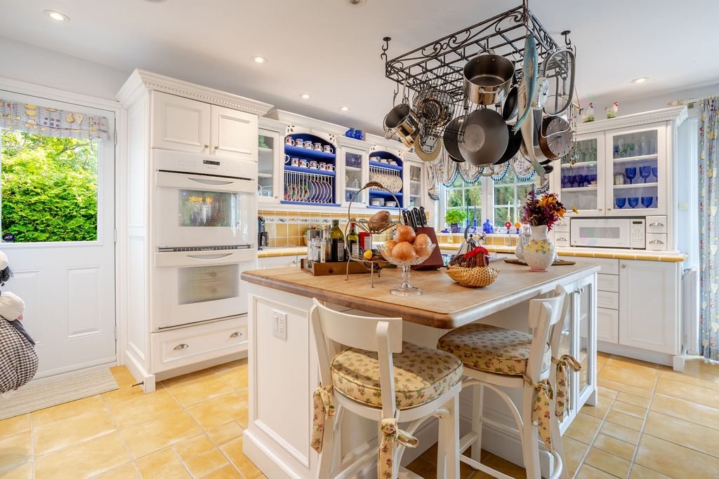 









120


Av. Nantel

,
Sainte-Agathe-des-Monts,




QC
J8C1E8

