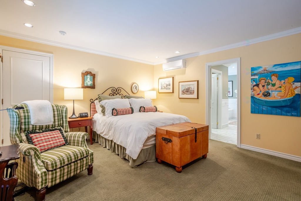 









120


Av. Nantel

,
Sainte-Agathe-des-Monts,




QC
J8C1E8

