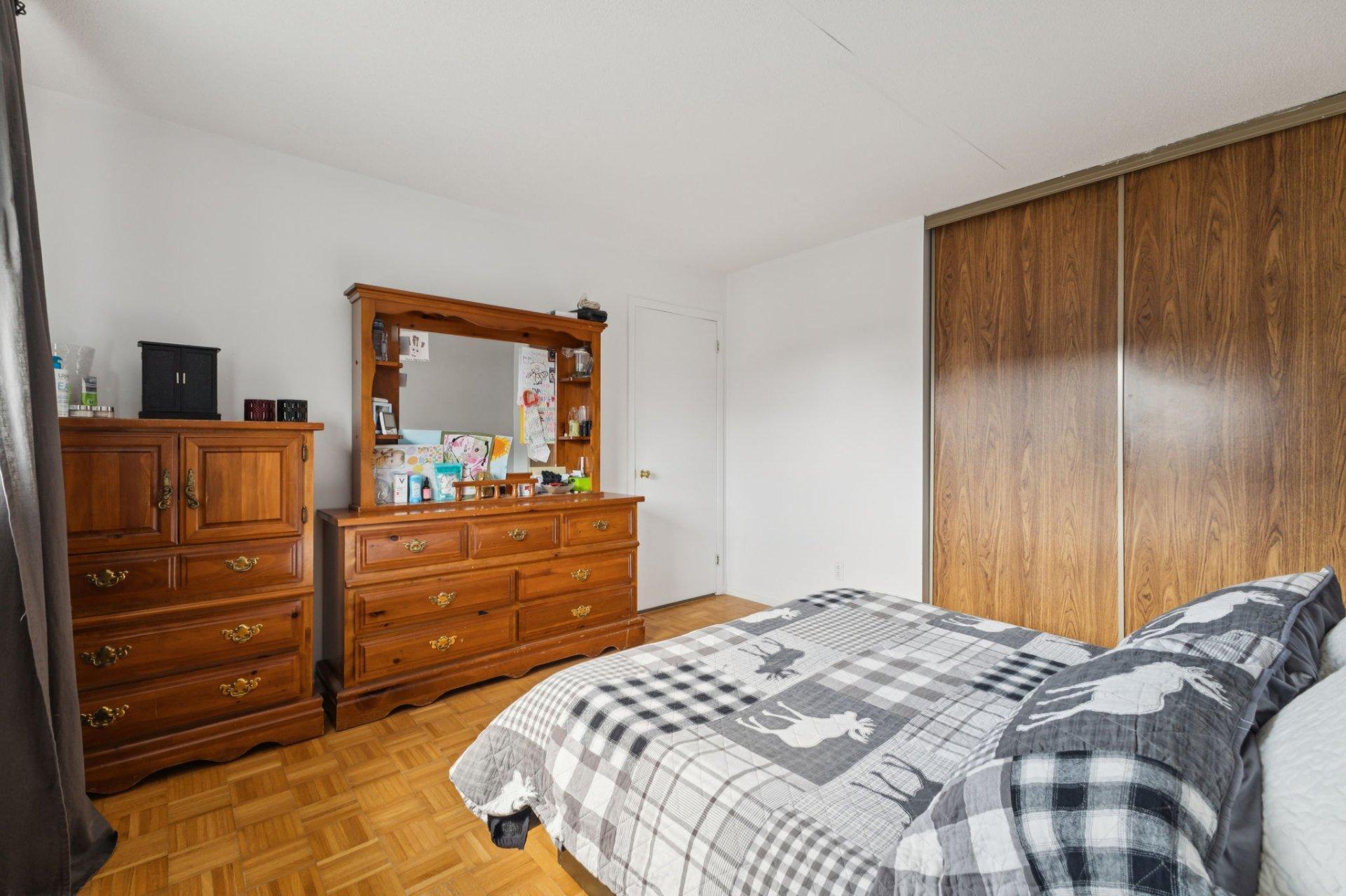 









162


Rue Doucet

,
Gatineau (Hull),




QC
J8Y5P1

