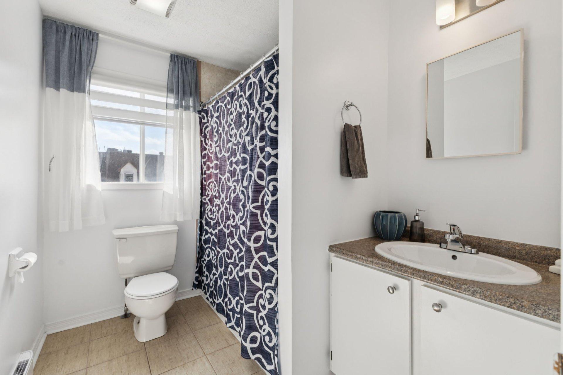 









162


Rue Doucet

,
Gatineau (Hull),




QC
J8Y5P1

