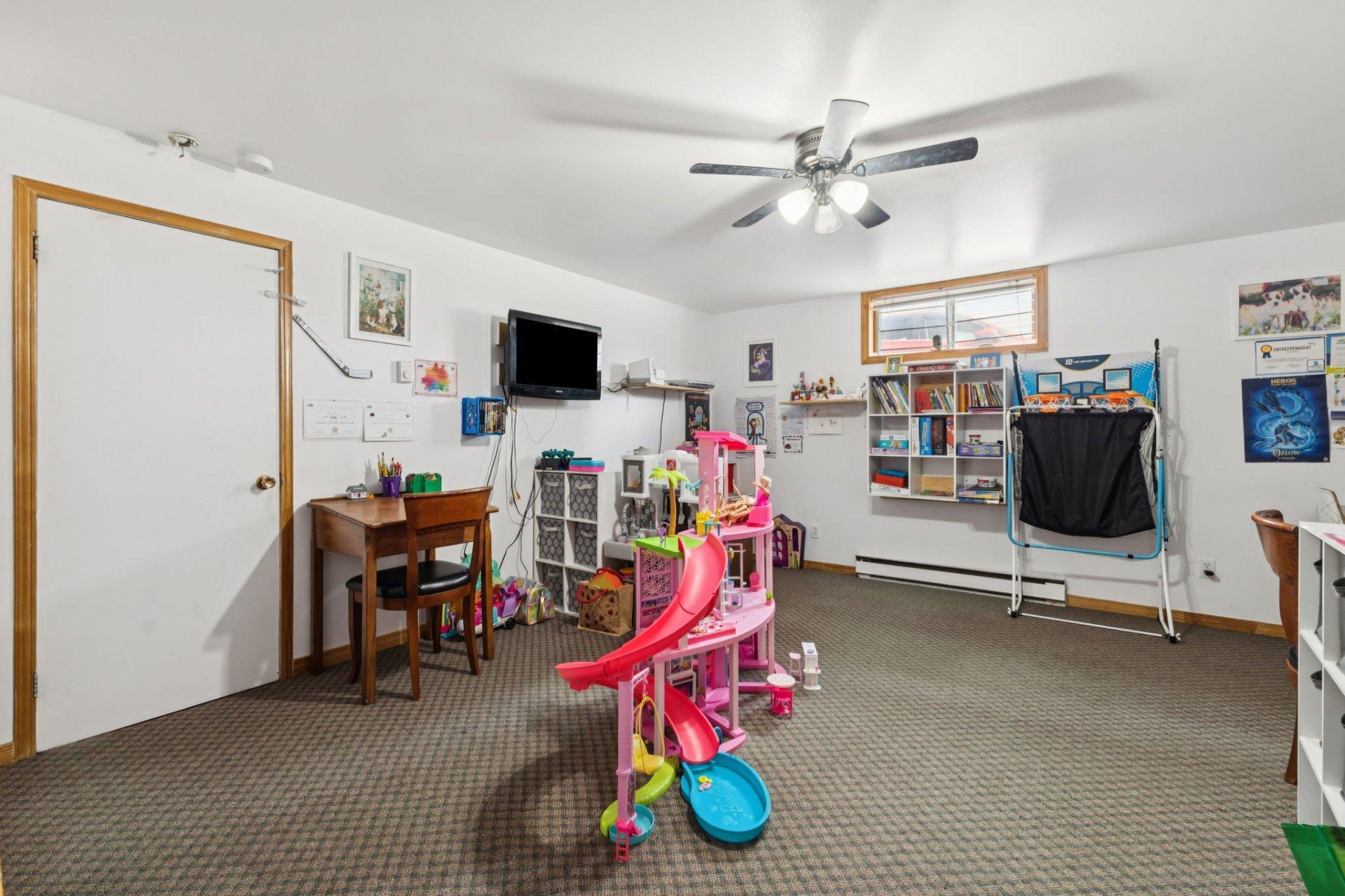 









162


Rue Doucet

,
Gatineau (Hull),




QC
J8Y5P1

