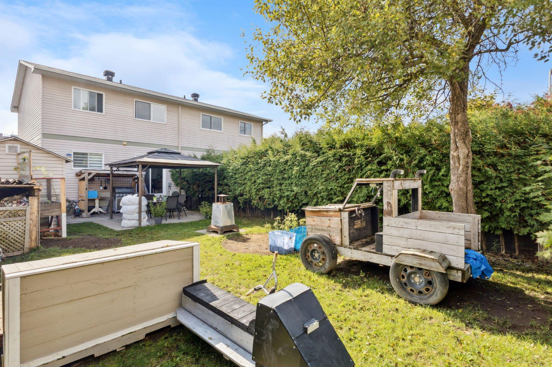 









162


Rue Doucet

,
Gatineau (Hull),




QC
J8Y5P1

