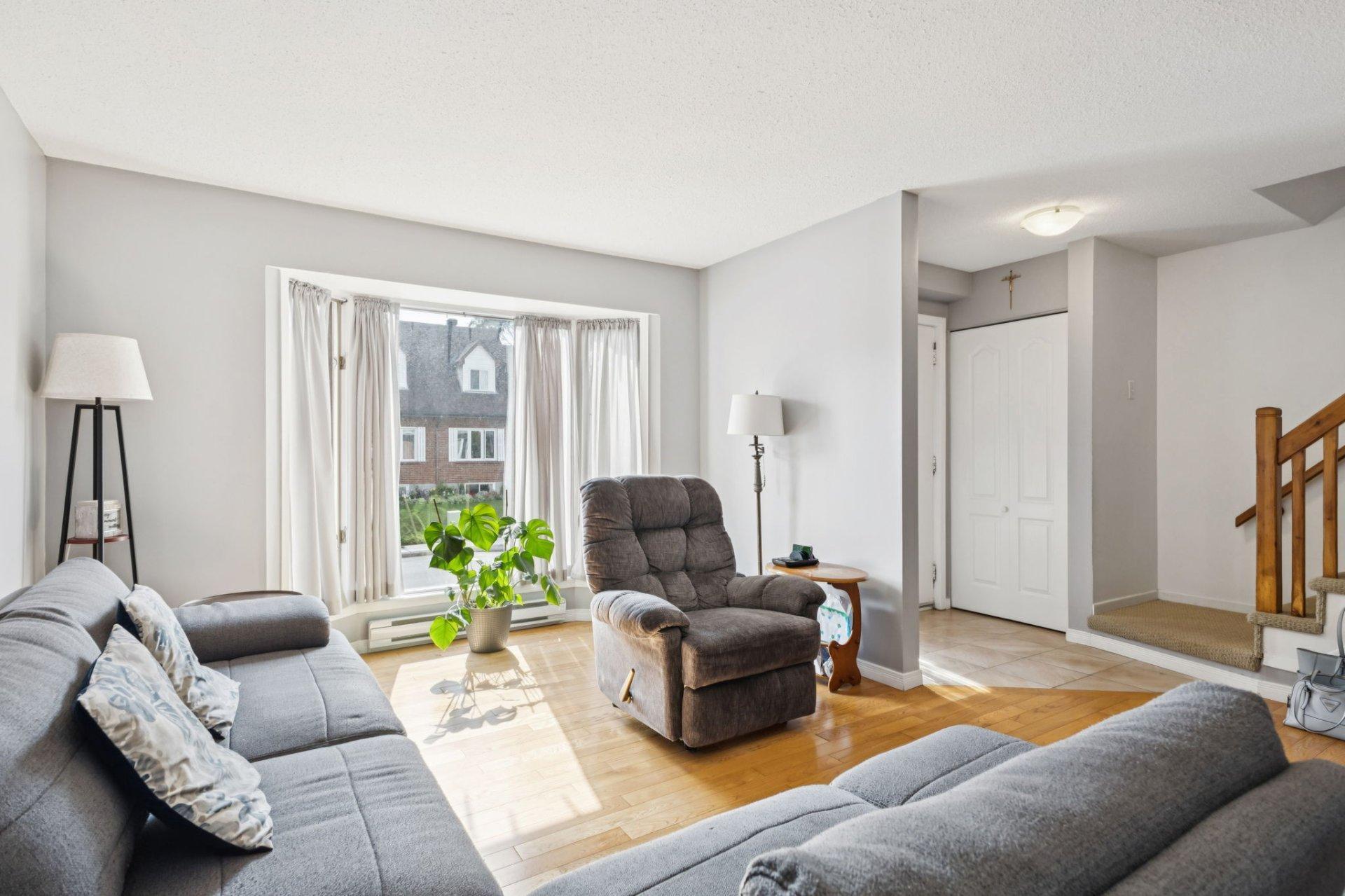 









162


Rue Doucet

,
Gatineau (Hull),




QC
J8Y5P1

