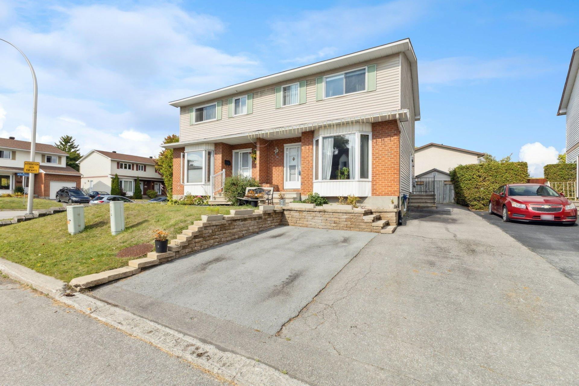 









162


Rue Doucet

,
Gatineau (Hull),




QC
J8Y5P1

