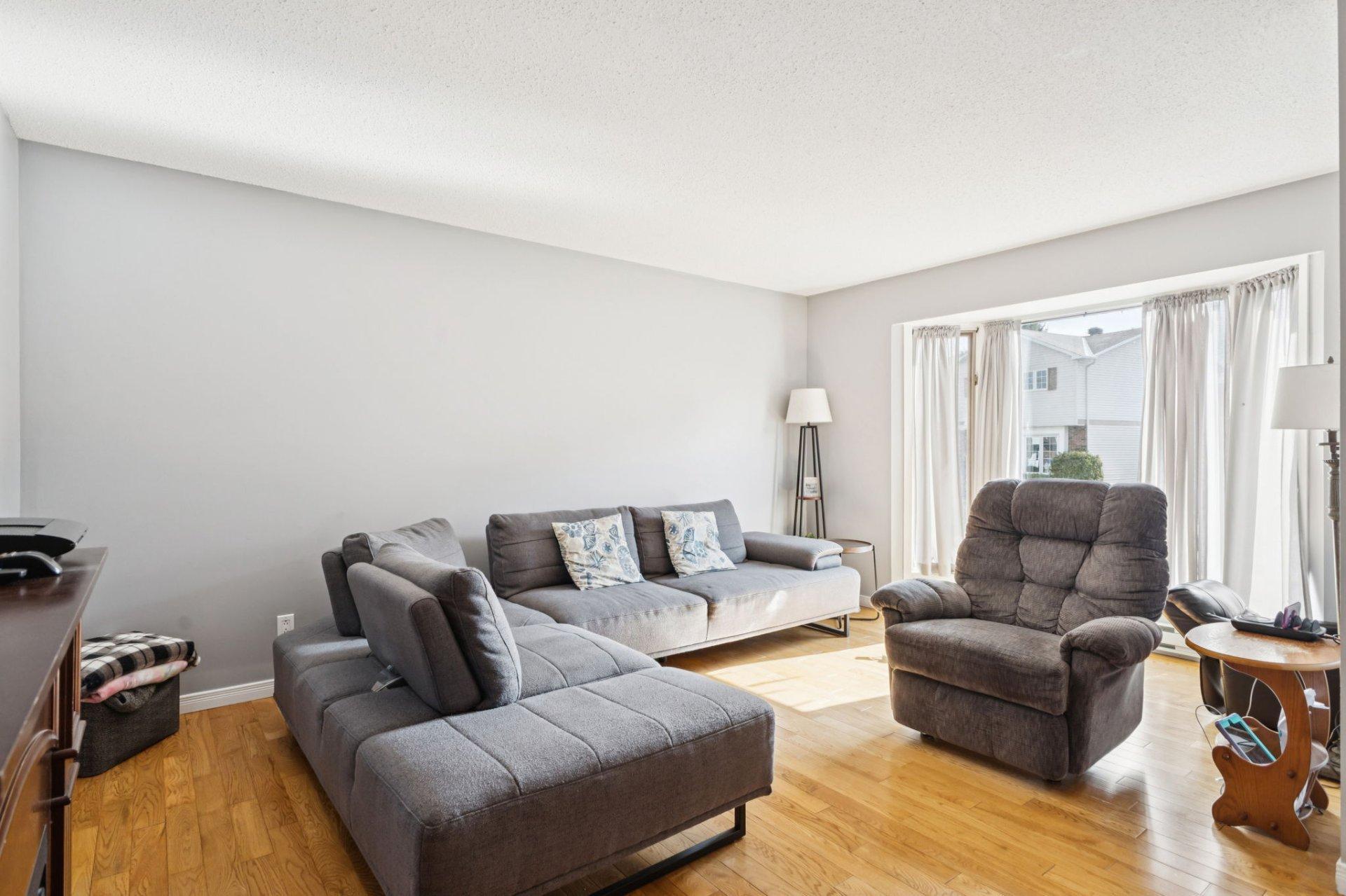 









162


Rue Doucet

,
Gatineau (Hull),




QC
J8Y5P1

