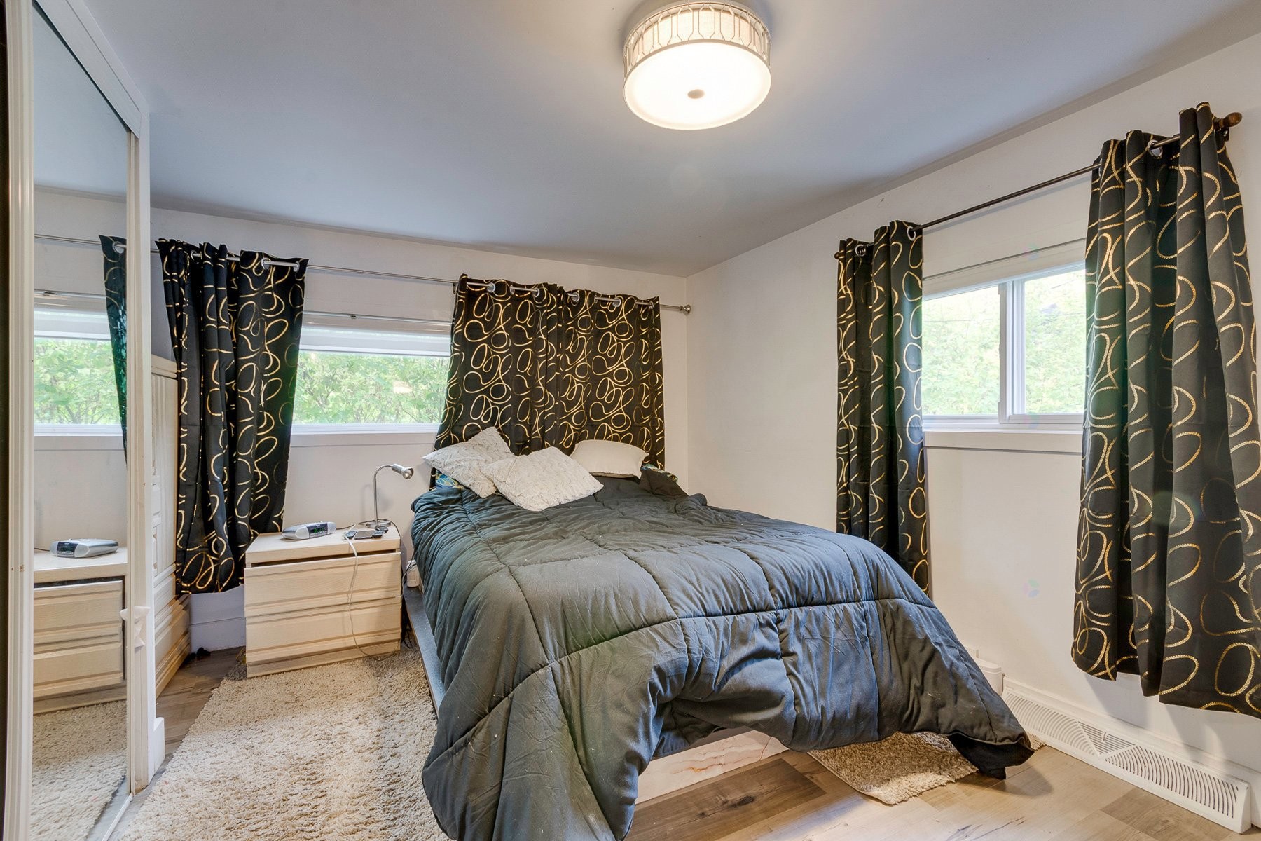 









30


5e Avenue

,
Terrebonne (Terrebonne),




QC
J6Y1M4

