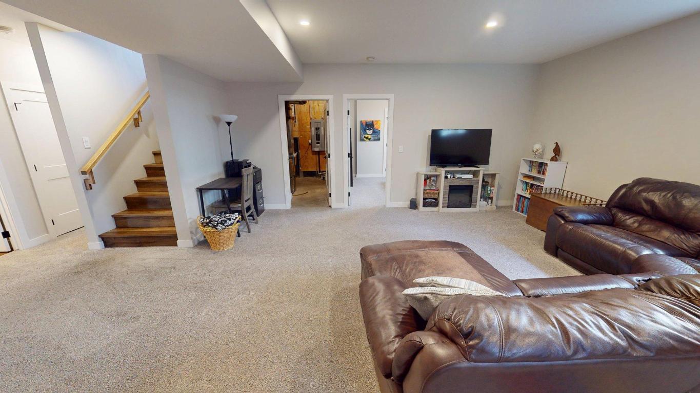 









144


River

Drive,
Cranbrook,




BC
V1C 0C6

