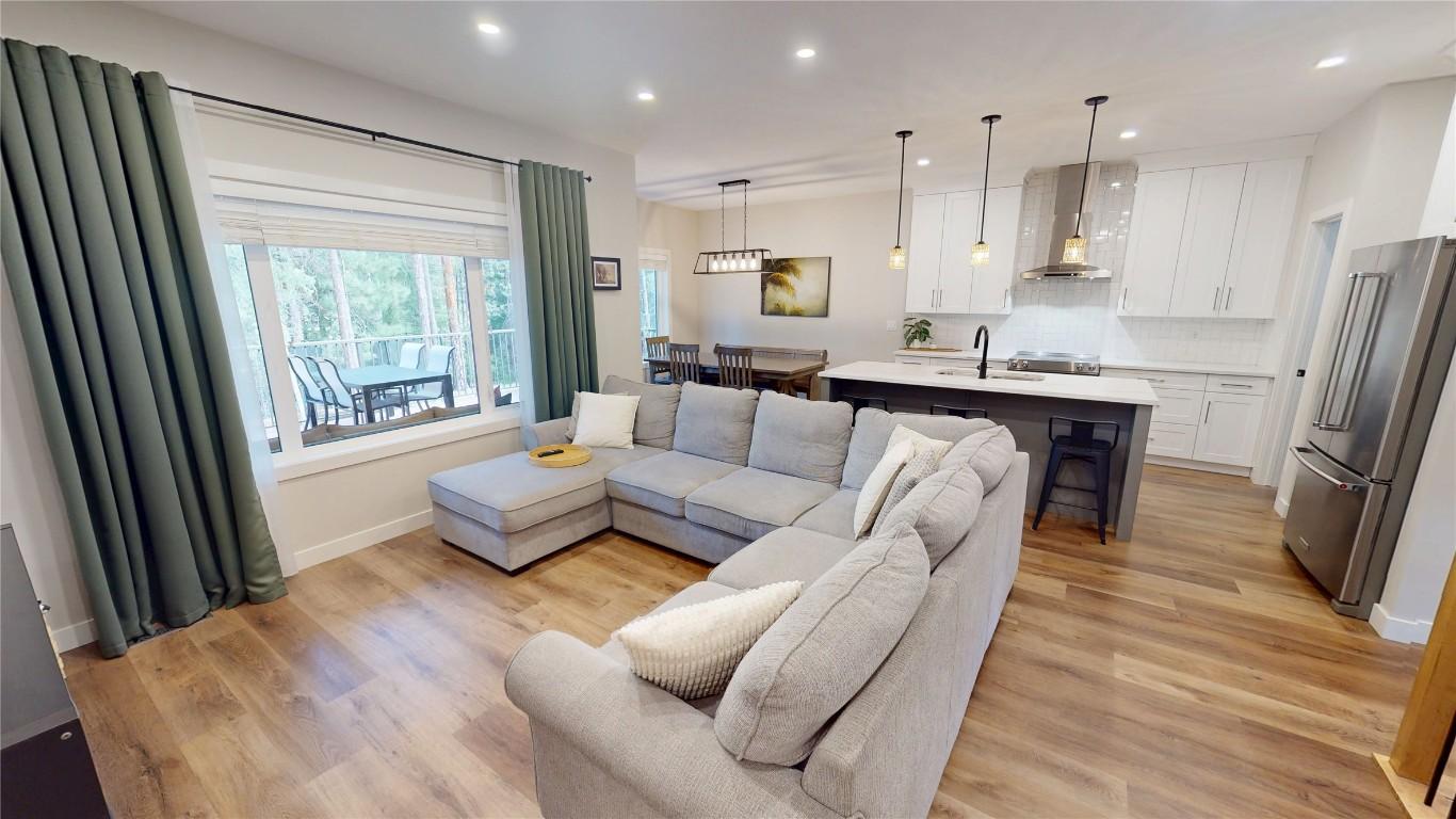 









144


River

Drive,
Cranbrook,




BC
V1C 0C6

