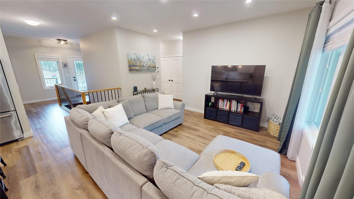 









144


River

Drive,
Cranbrook,




BC
V1C 0C6

