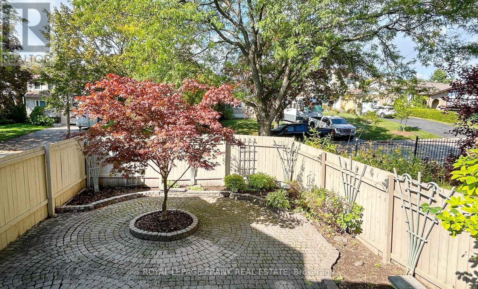 












655 BERMUDA AVENUE

,
Oshawa (Northglen),




Ontario
L1J6J4

