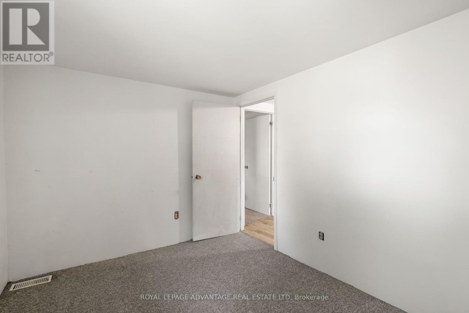 












79 BROADVIEW AVENUE W

,
Smiths Falls,




Ontario
K7A4L3

