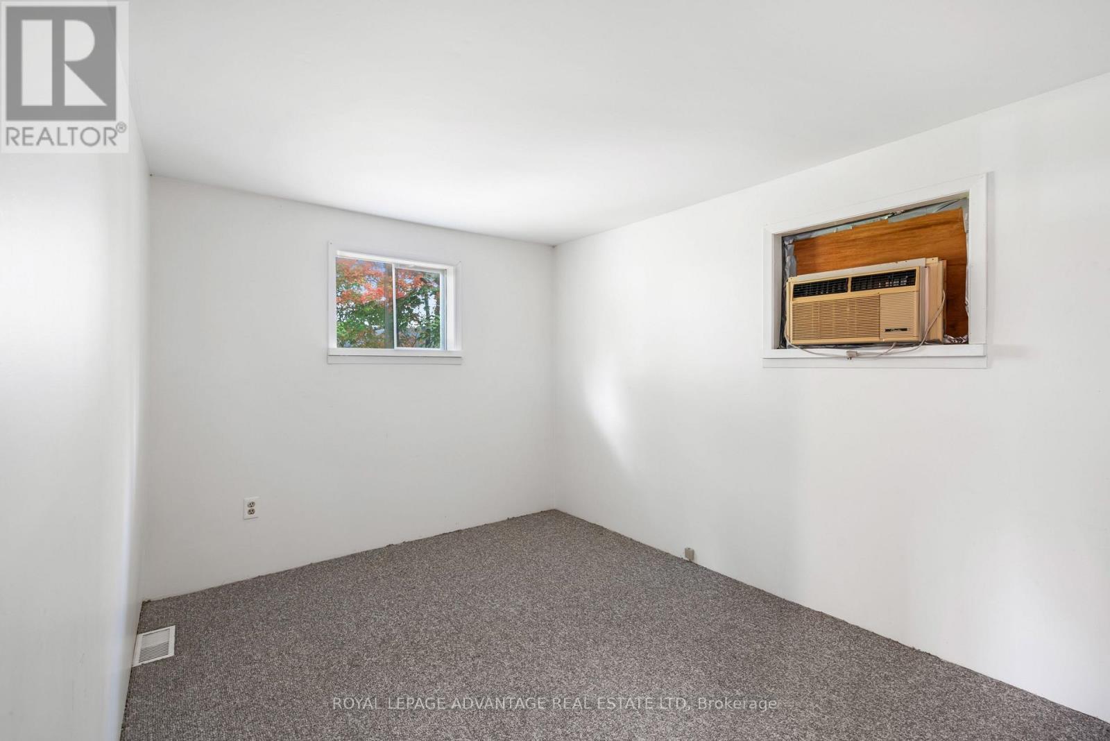 












79 BROADVIEW AVENUE W

,
Smiths Falls,




Ontario
K7A4L3


