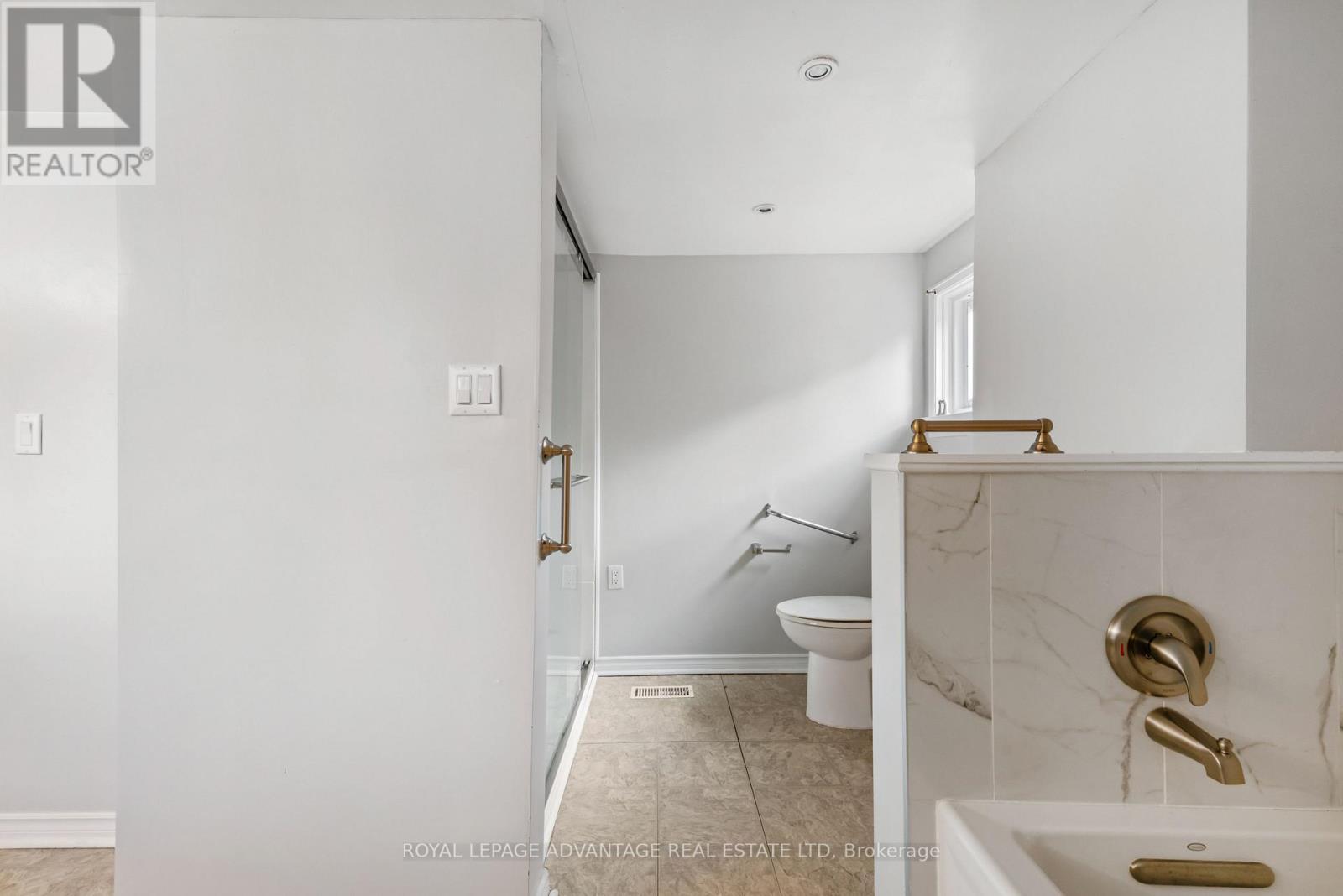 












79 BROADVIEW AVENUE W

,
Smiths Falls,




Ontario
K7A4L3

