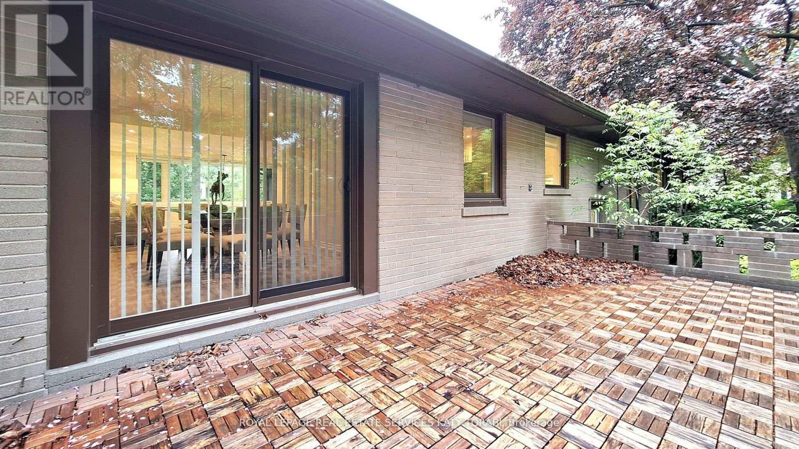 












15 FARRINGTON DRIVE

,
Toronto,




Ontario
M2L2B4

