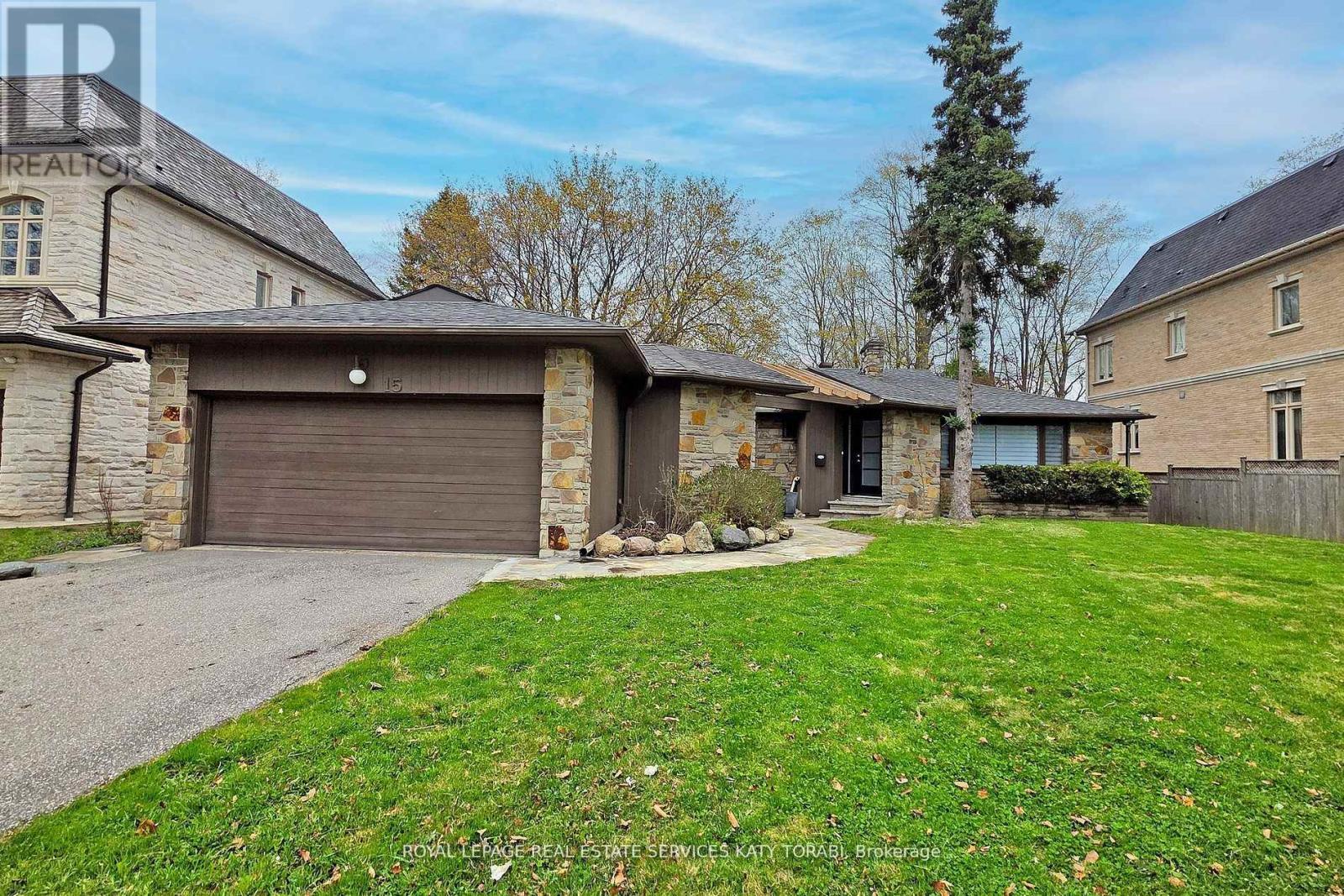 












15 FARRINGTON DRIVE

,
Toronto,




Ontario
M2L2B4

