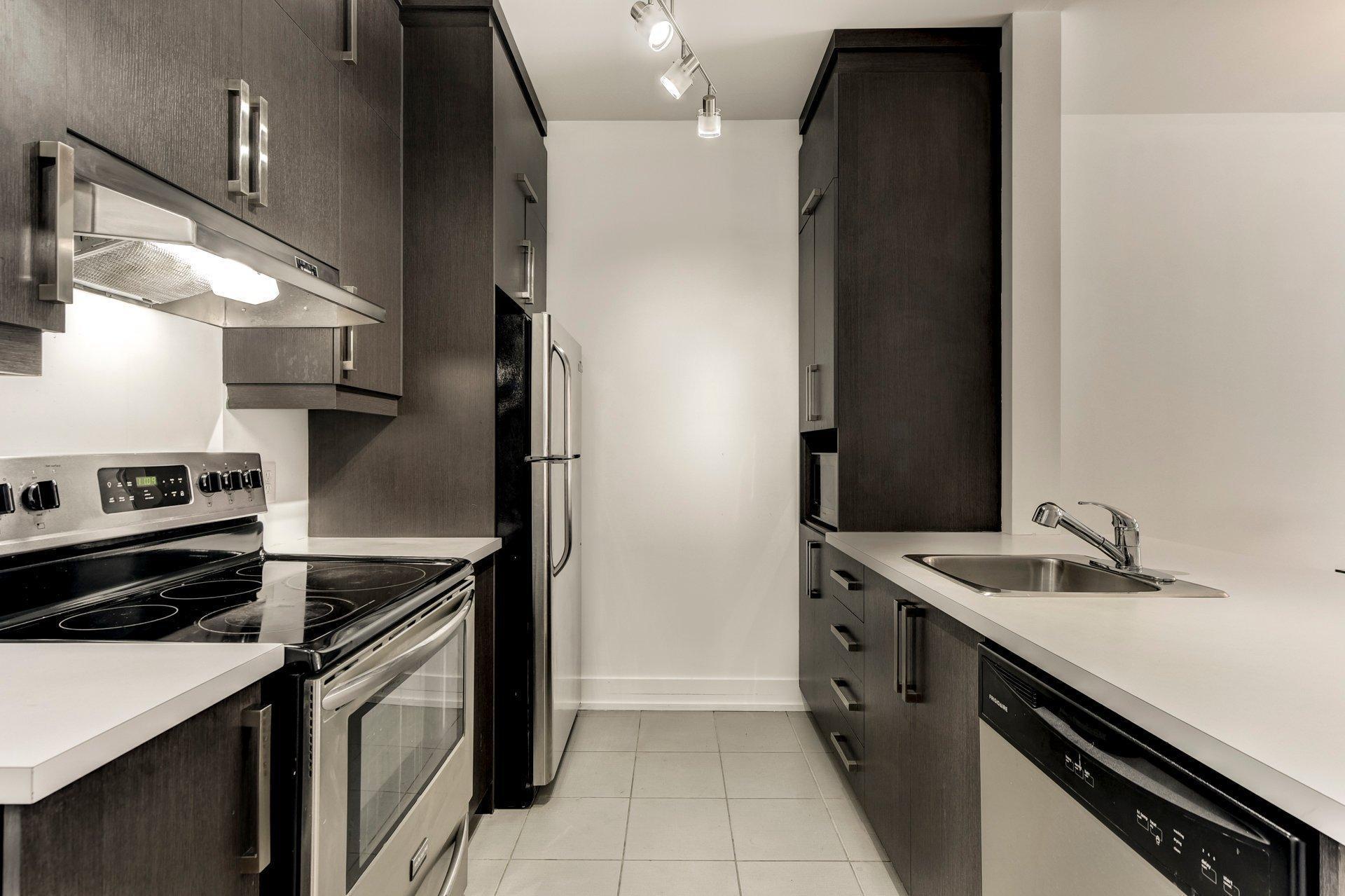 









7085


Rue de Lunan

, 206,
Brossard,




QC
J4Y0N4

