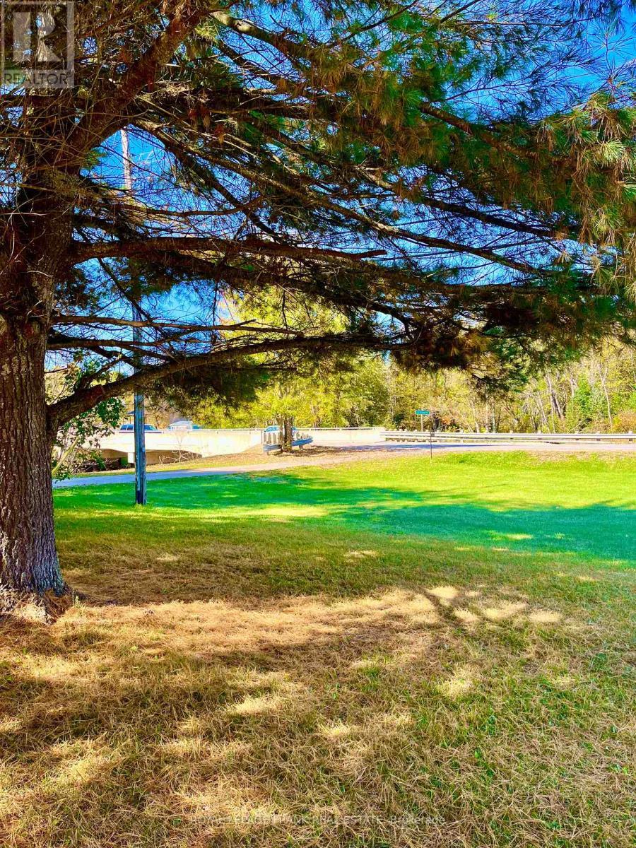












35560 HWY 28 E

,
Carlow/Mayo (Mayo Ward),




Ontario
K0L1M0

