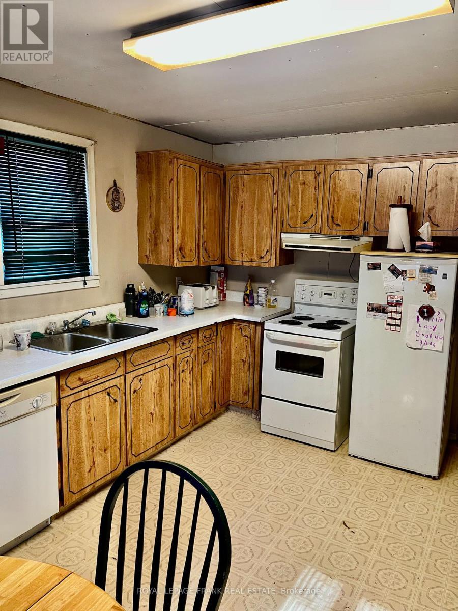 












35560 HWY 28 E

,
Carlow/Mayo (Mayo Ward),




Ontario
K0L1M0

