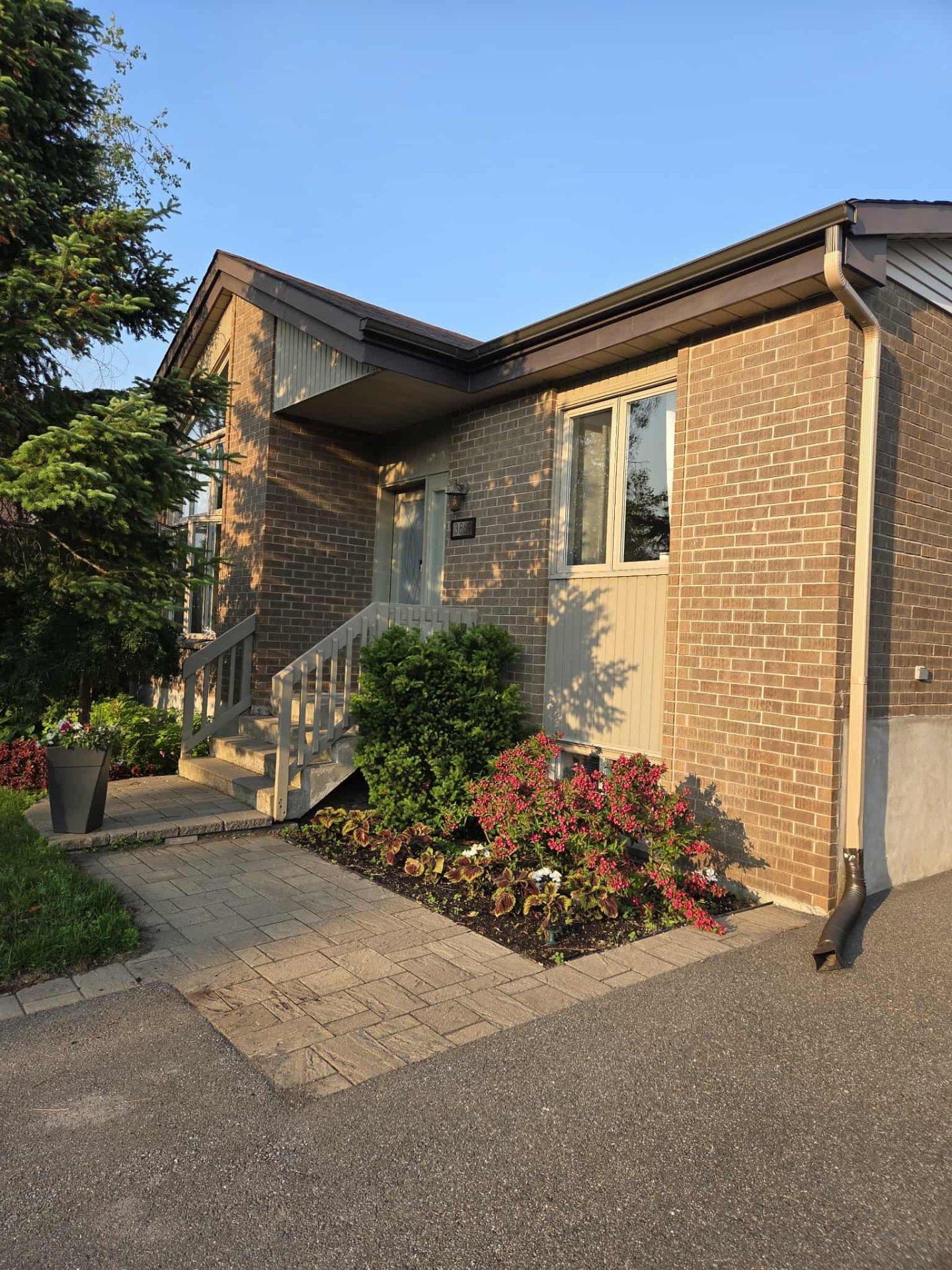









3869


Rue des Pervenches

,
Longueuil (Saint-Hubert),




QC
J3Y8Z6

