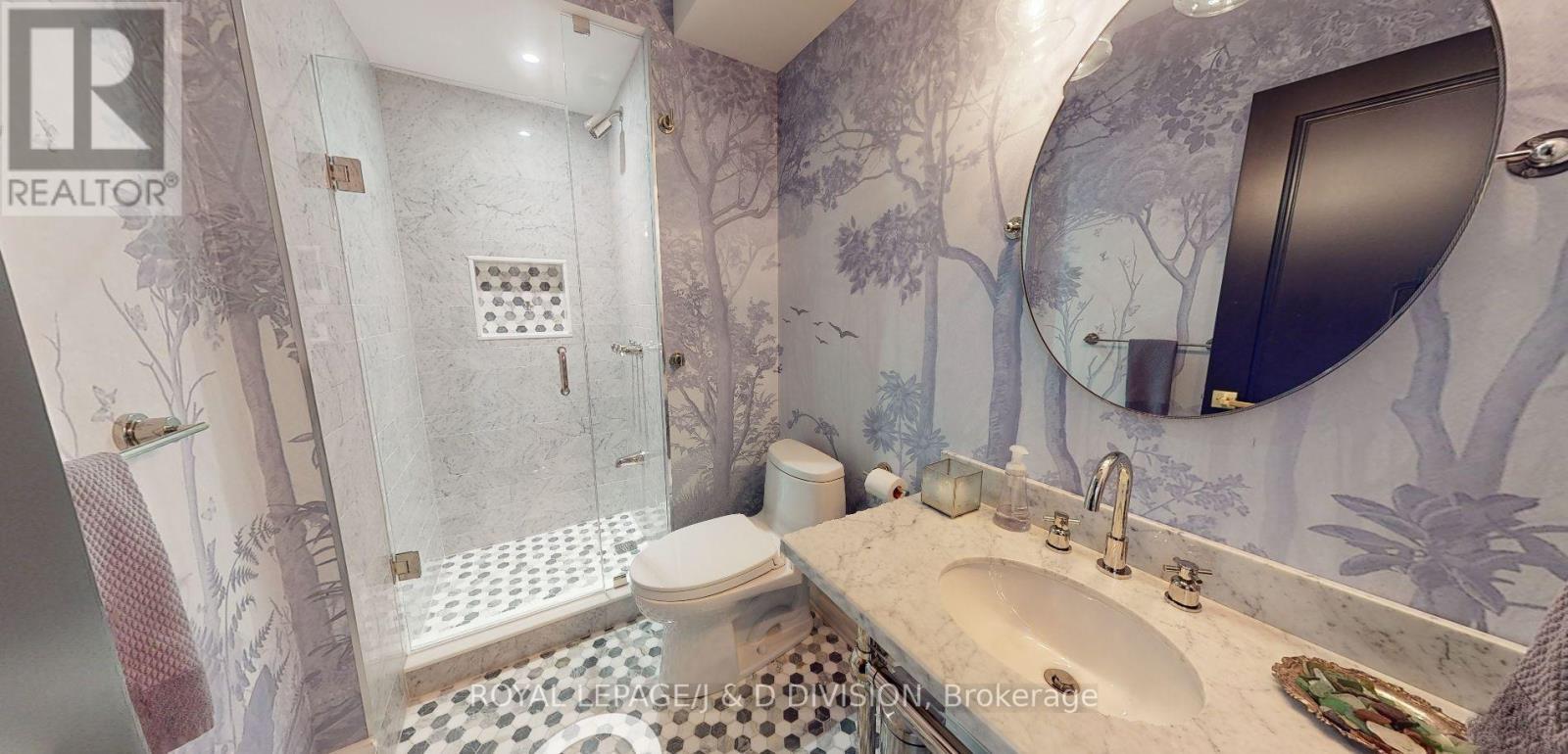 












40 BERNARD AVENUE

,
Toronto,




Ontario
M5R1R2

