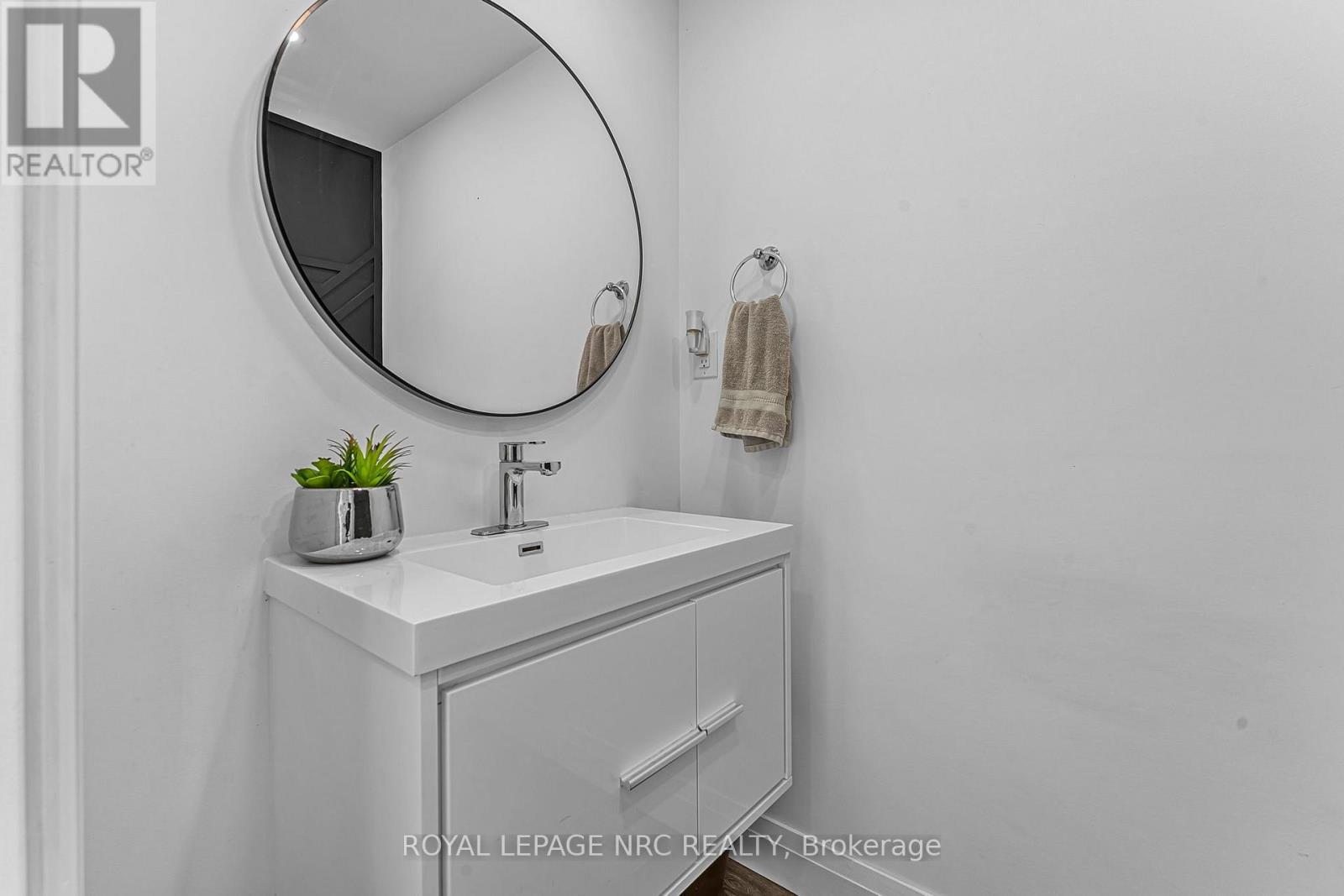 












72654 REGIONAL RD 27 ROAD

,
Wainfleet (Marshville/Winger),




Ontario
L0R2J0

