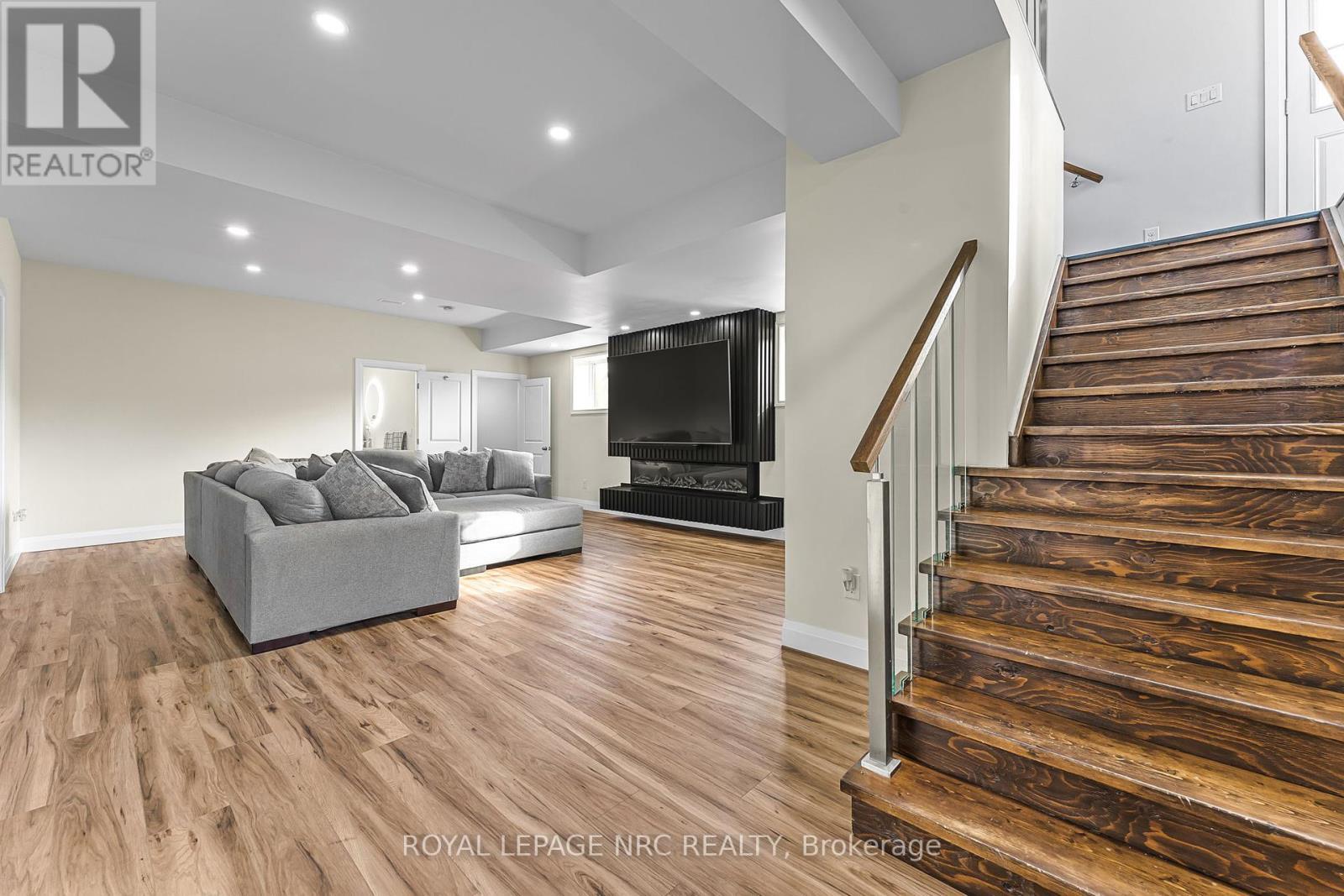 












72654 REGIONAL RD 27 ROAD

,
Wainfleet (Marshville/Winger),




Ontario
L0R2J0

