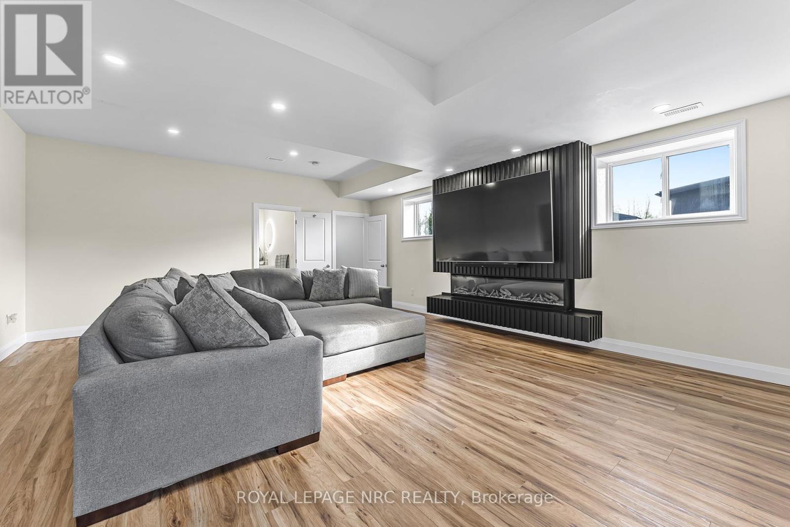 












72654 REGIONAL RD 27 ROAD

,
Wainfleet (Marshville/Winger),




Ontario
L0R2J0

