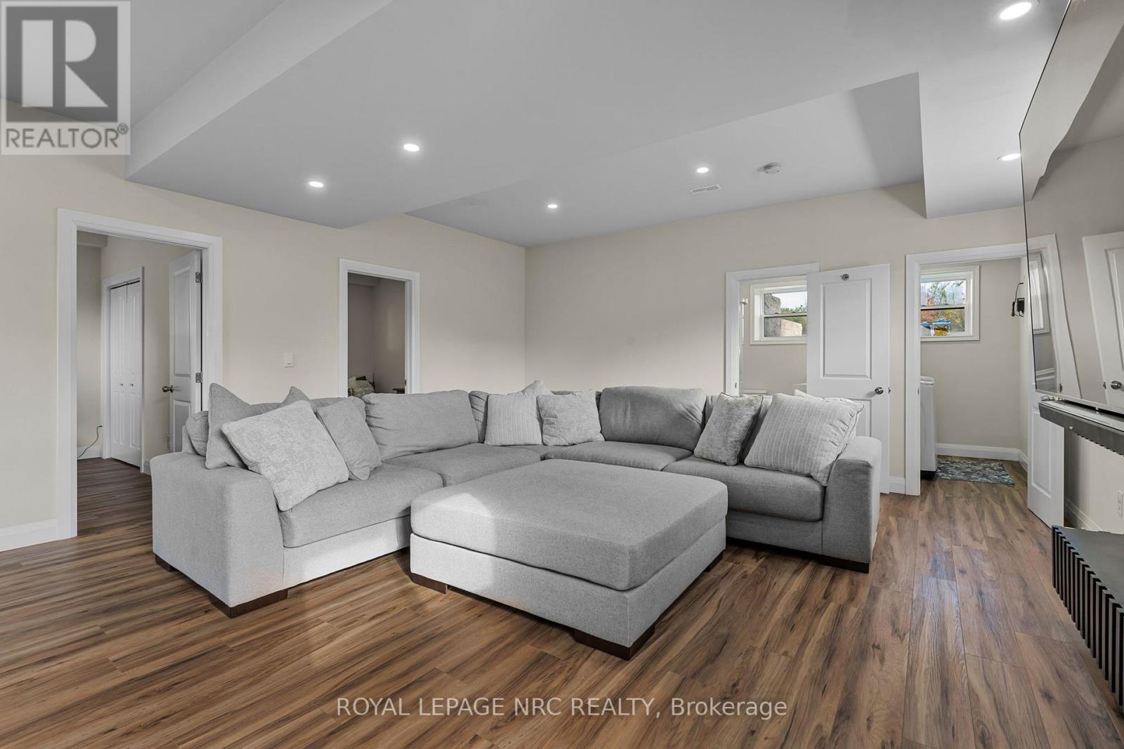 












72654 REGIONAL RD 27 ROAD

,
Wainfleet (Marshville/Winger),




Ontario
L0R2J0

