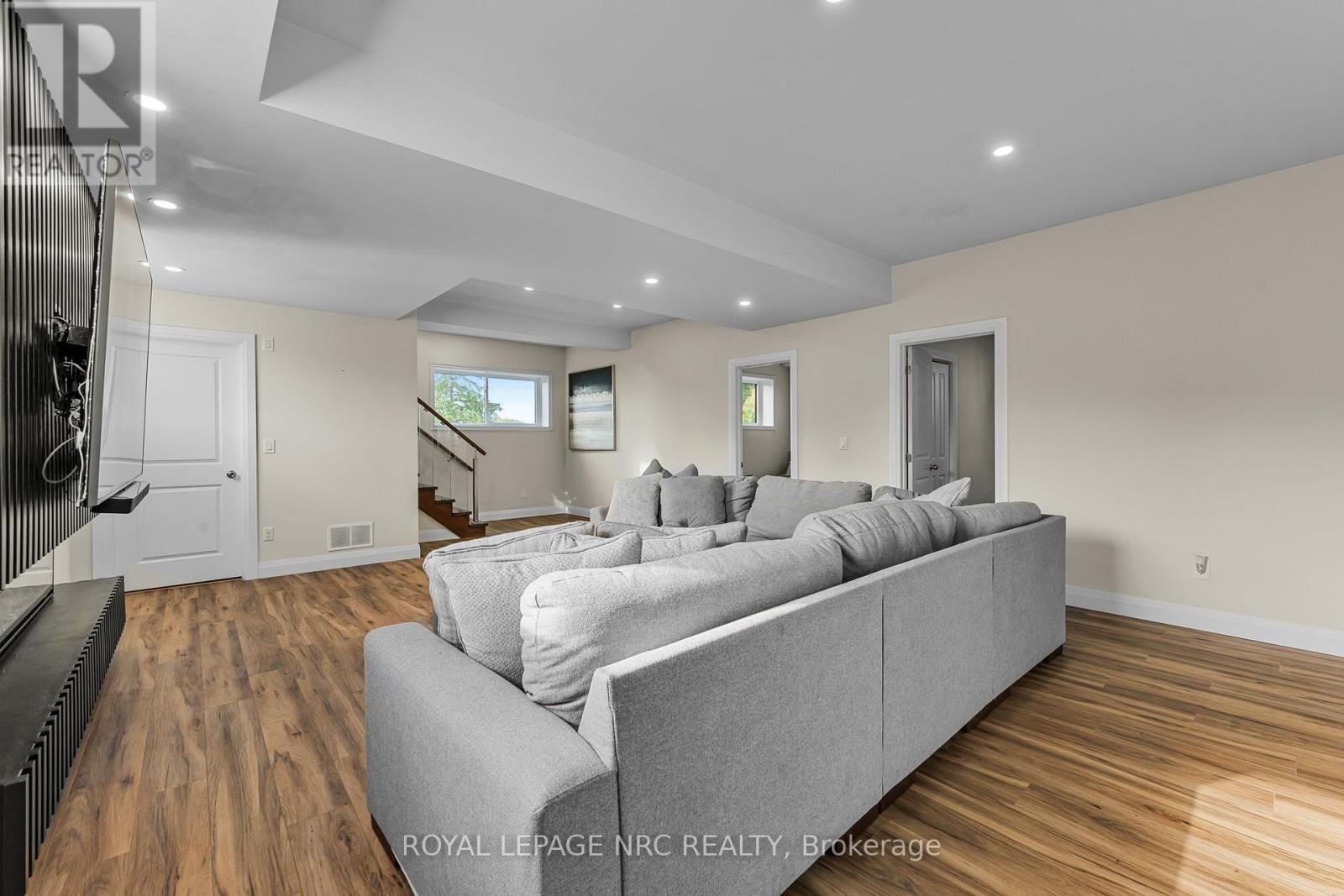 












72654 REGIONAL RD 27 ROAD

,
Wainfleet (Marshville/Winger),




Ontario
L0R2J0

