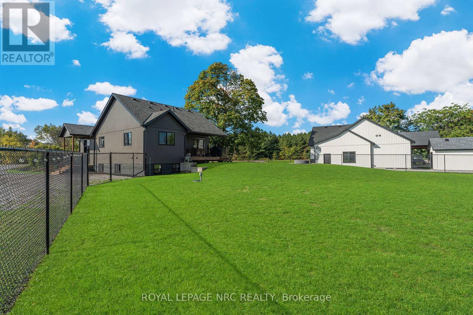 












72654 REGIONAL RD 27 ROAD

,
Wainfleet (Marshville/Winger),




Ontario
L0R2J0

