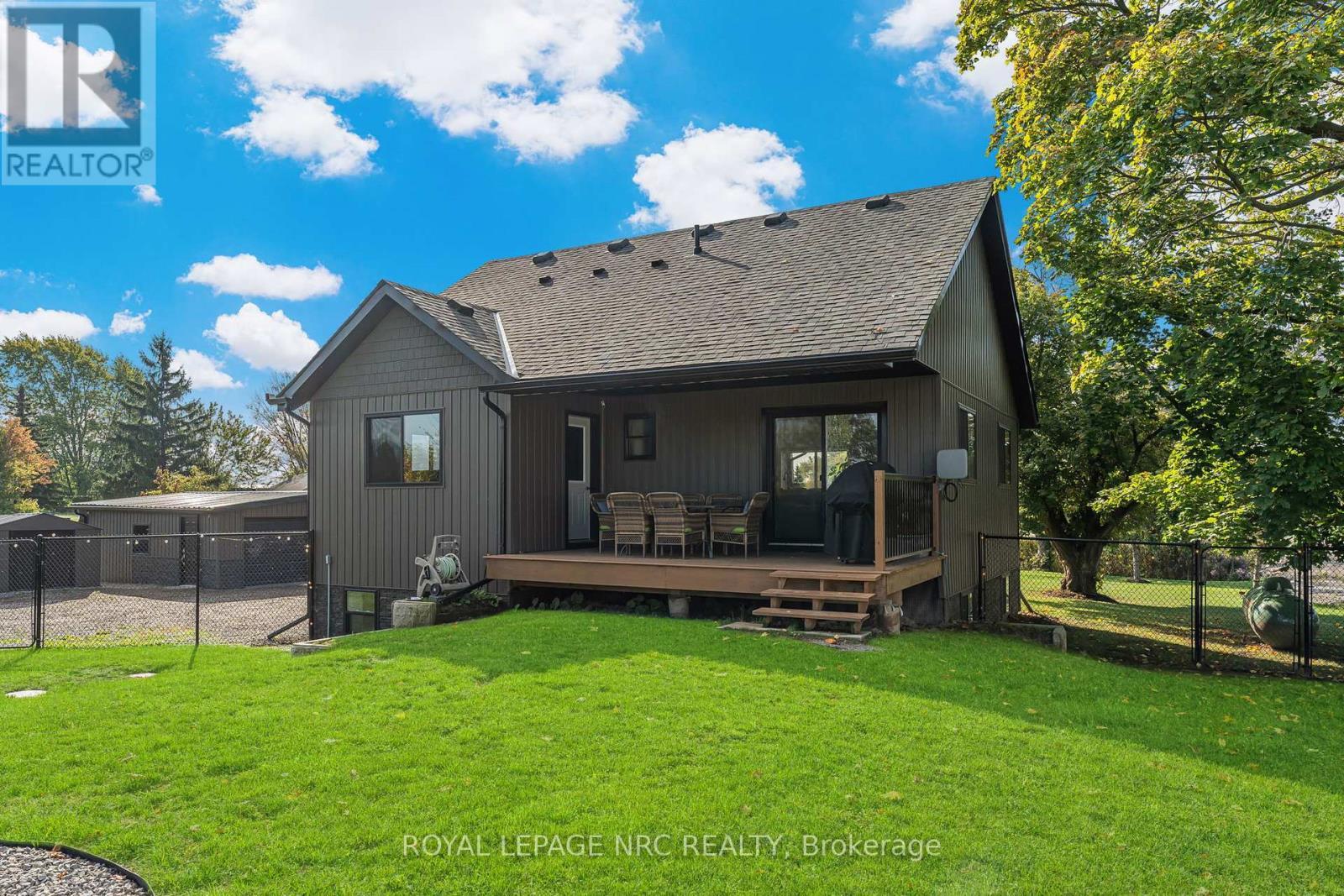 












72654 REGIONAL RD 27 ROAD

,
Wainfleet (Marshville/Winger),




Ontario
L0R2J0

