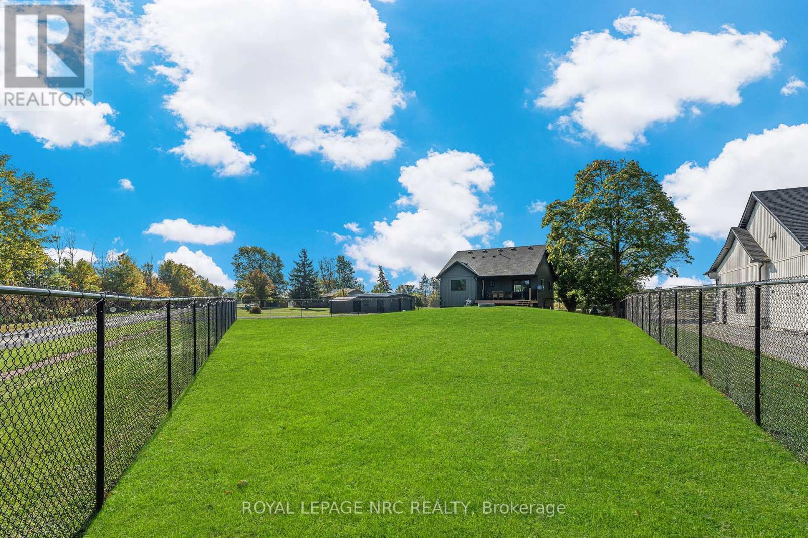 












72654 REGIONAL RD 27 ROAD

,
Wainfleet (Marshville/Winger),




Ontario
L0R2J0

