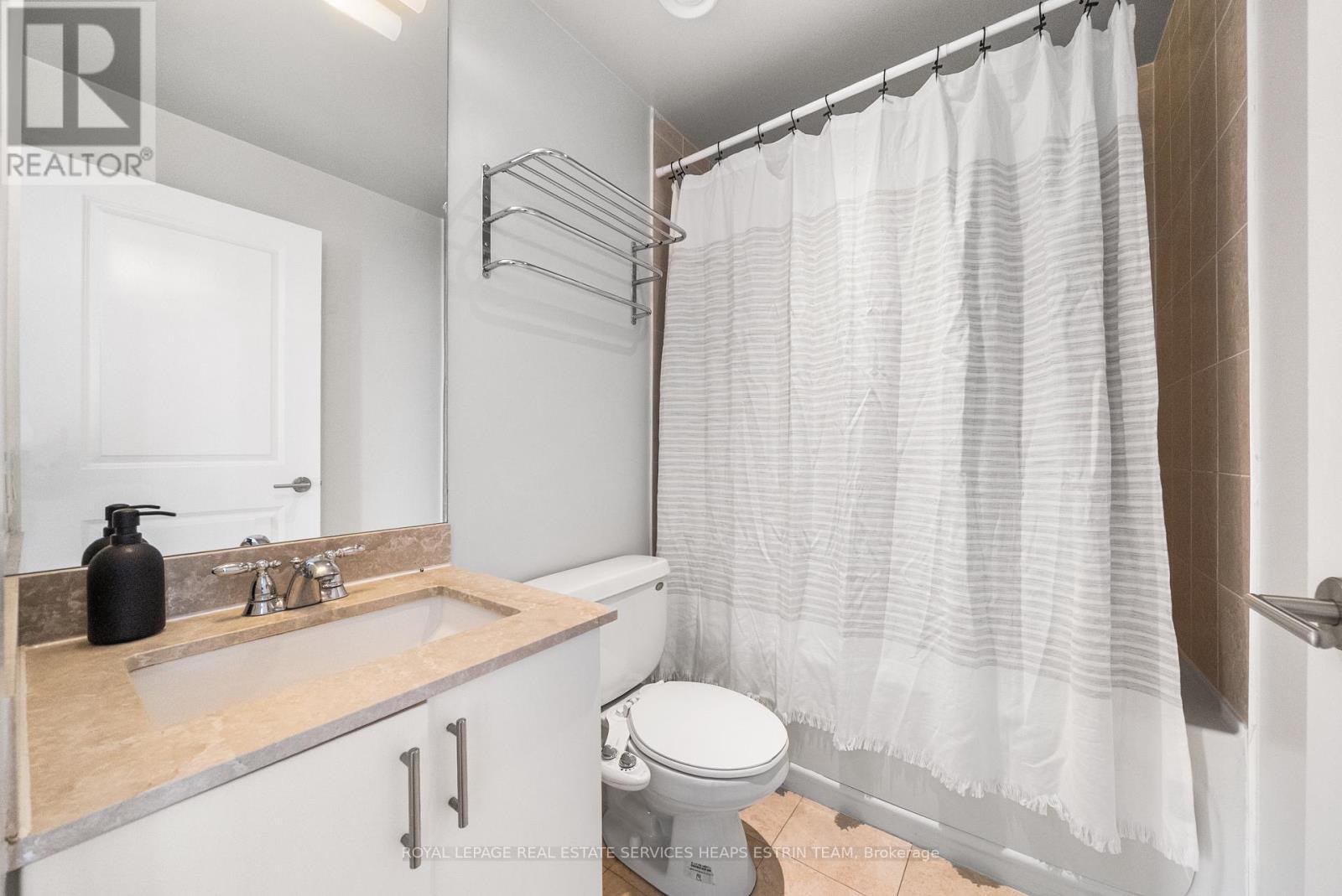












2905 - 18 YORKVILLE AVENUE

,
Toronto,




Ontario
M4W3Y8

