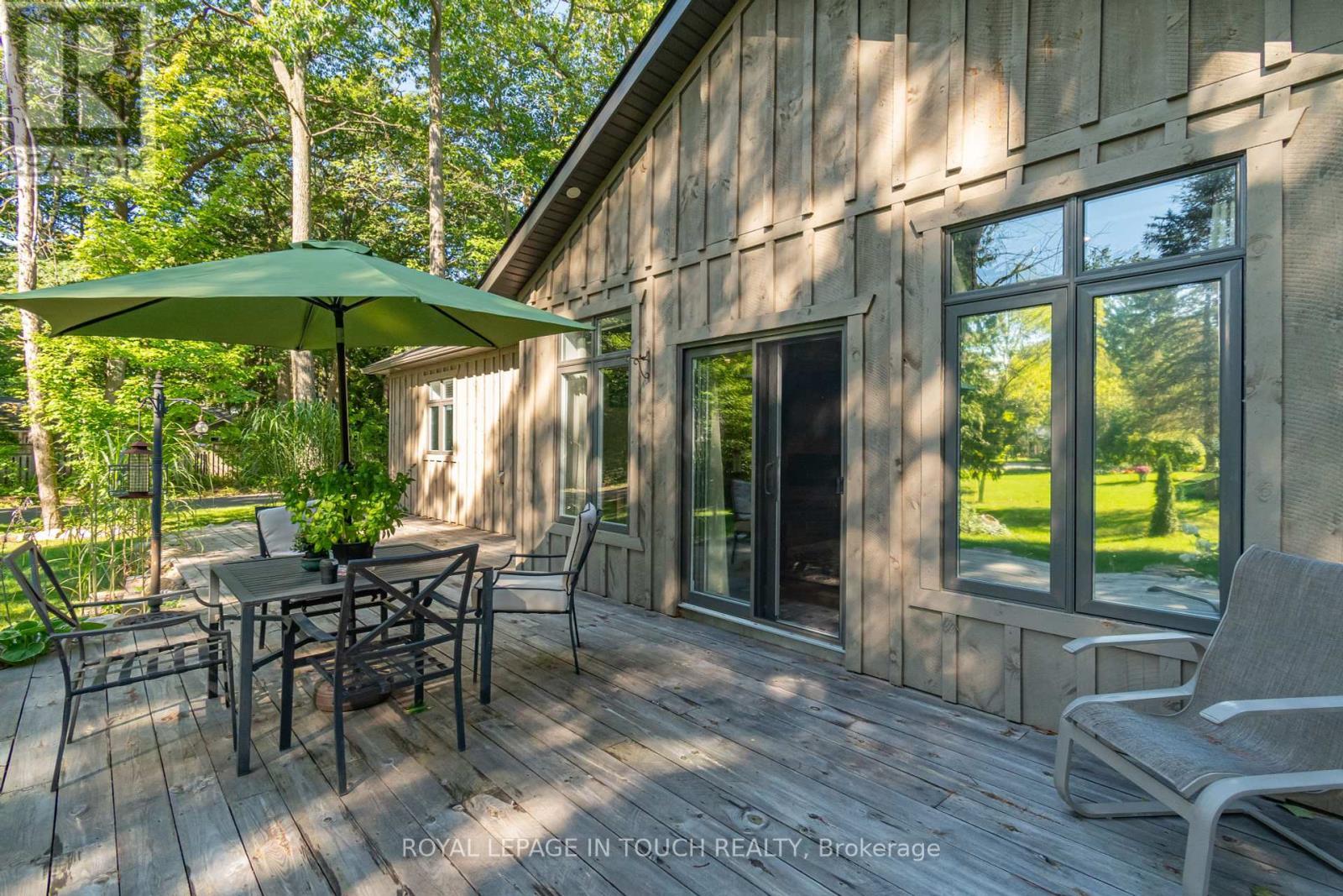 












1 SPRUCE STREET

,
Tiny,




Ontario
L0L1P0

