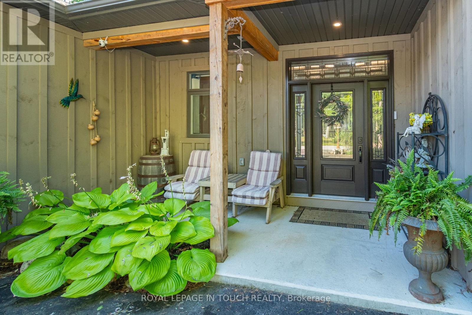 












1 SPRUCE STREET

,
Tiny,




Ontario
L0L1P0

