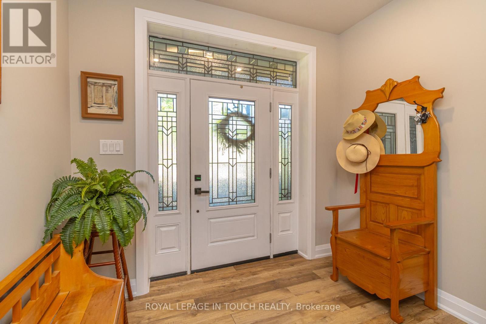 












1 SPRUCE STREET

,
Tiny,




Ontario
L0L1P0

